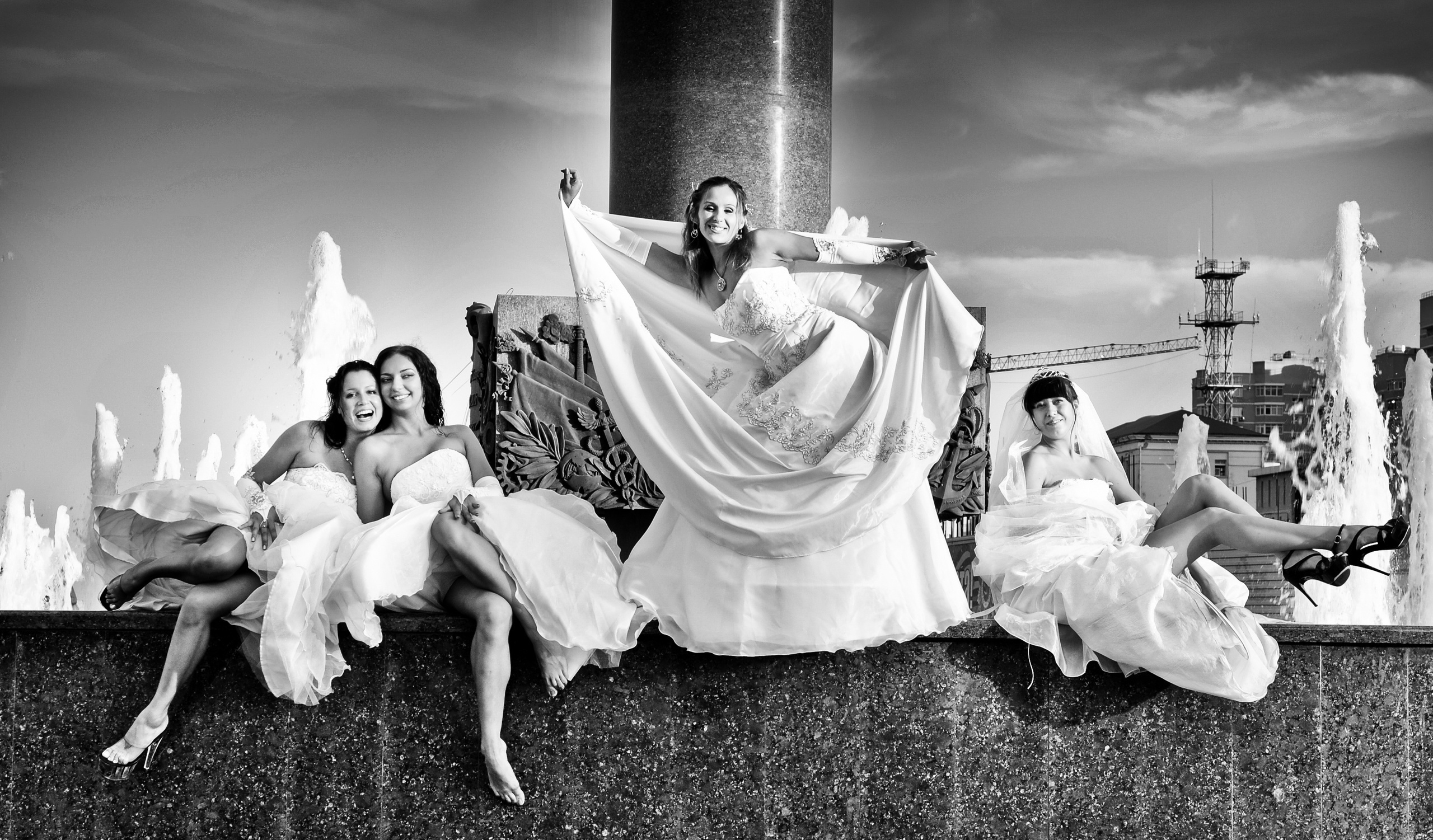 фотограф на свадьбу в Новороссийске, свадебный фотограф Новороссийск, семейный фотограф Новороссийск,  свадебная фотосессия в Новороссийске, фото невесты, фото жениха, фотомолодых, фотосессия в ЗАГСе Новороссийска, фотосессия церемонии, свадебная фотосессия на прогулке , фотопрогулка в Новороссийске, невеста, жених, букет невесты, платье невесты, гости на свадьбе, горько молодым