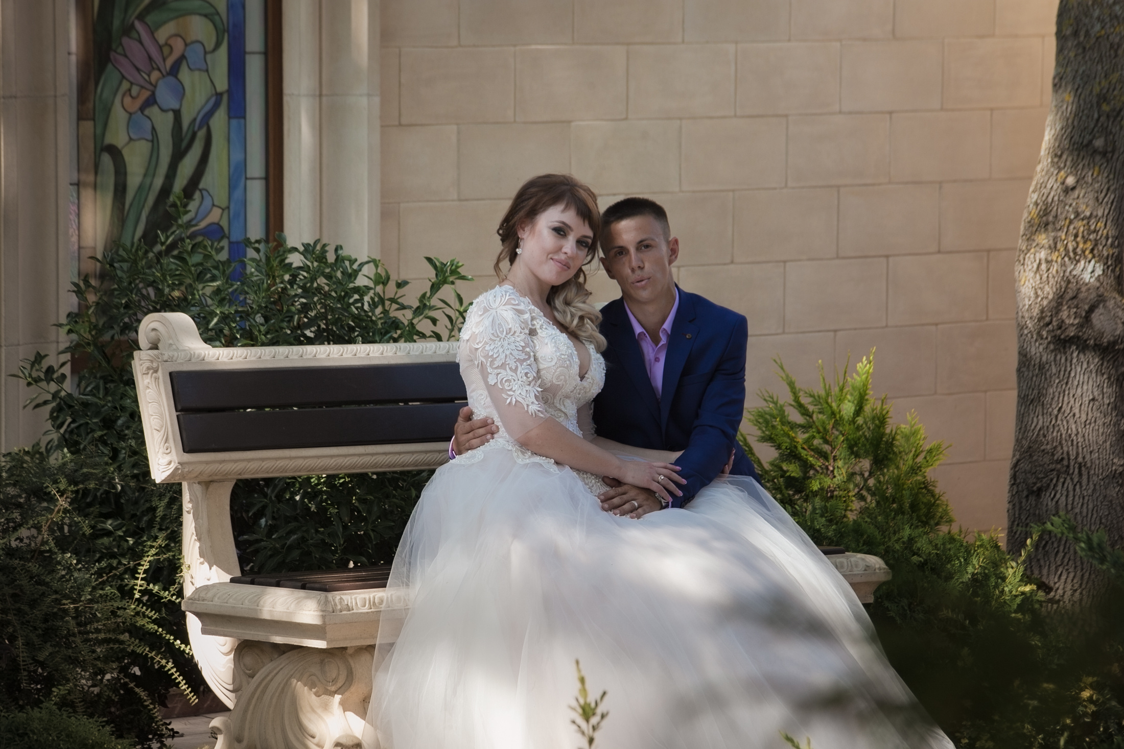 фотограф на свадьбу в Новороссийске, свадебный фотограф Новороссийск, семейный фотограф Новороссийск,  свадебная фотосессия в Новороссийске, фото невесты, фото жениха, фотомолодых, фотосессия в ЗАГСе Новороссийска, фотосессия церемонии, свадебная фотосессия на прогулке , фотопрогулка в Новороссийске, невеста, жених, букет невесты, платье невесты, гости на свадьбе, горько молодым