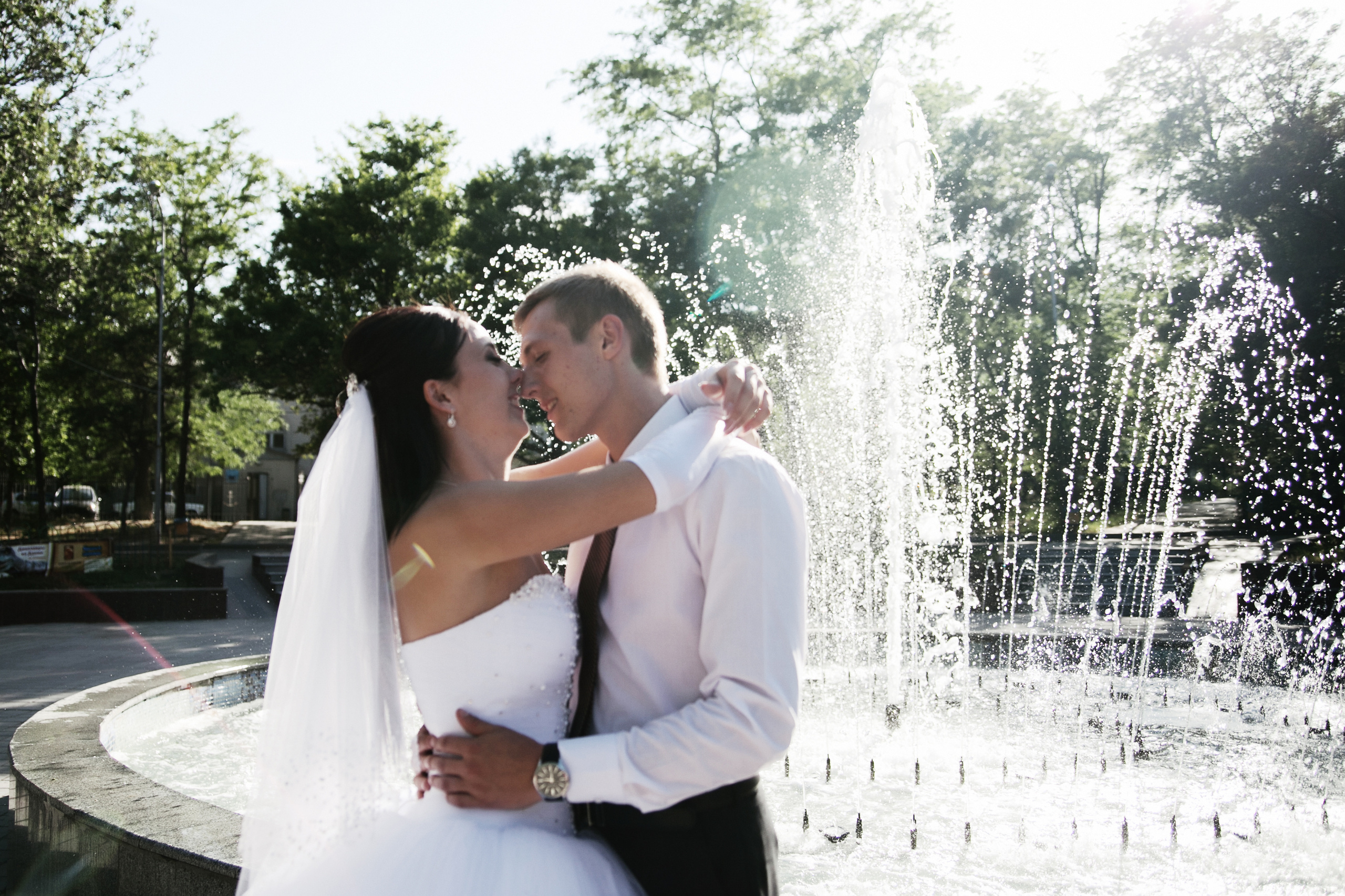 фотограф на свадьбу в Новороссийске, свадебный фотограф Новороссийск, семейный фотограф Новороссийск,  свадебная фотосессия в Новороссийске, фото невесты, фото жениха, фотомолодых, фотосессия в ЗАГСе Новороссийска, фотосессия церемонии, свадебная фотосессия на прогулке , фотопрогулка в Новороссийске, невеста, жених, букет невесты, платье невесты, гости на свадьбе, горько молодым