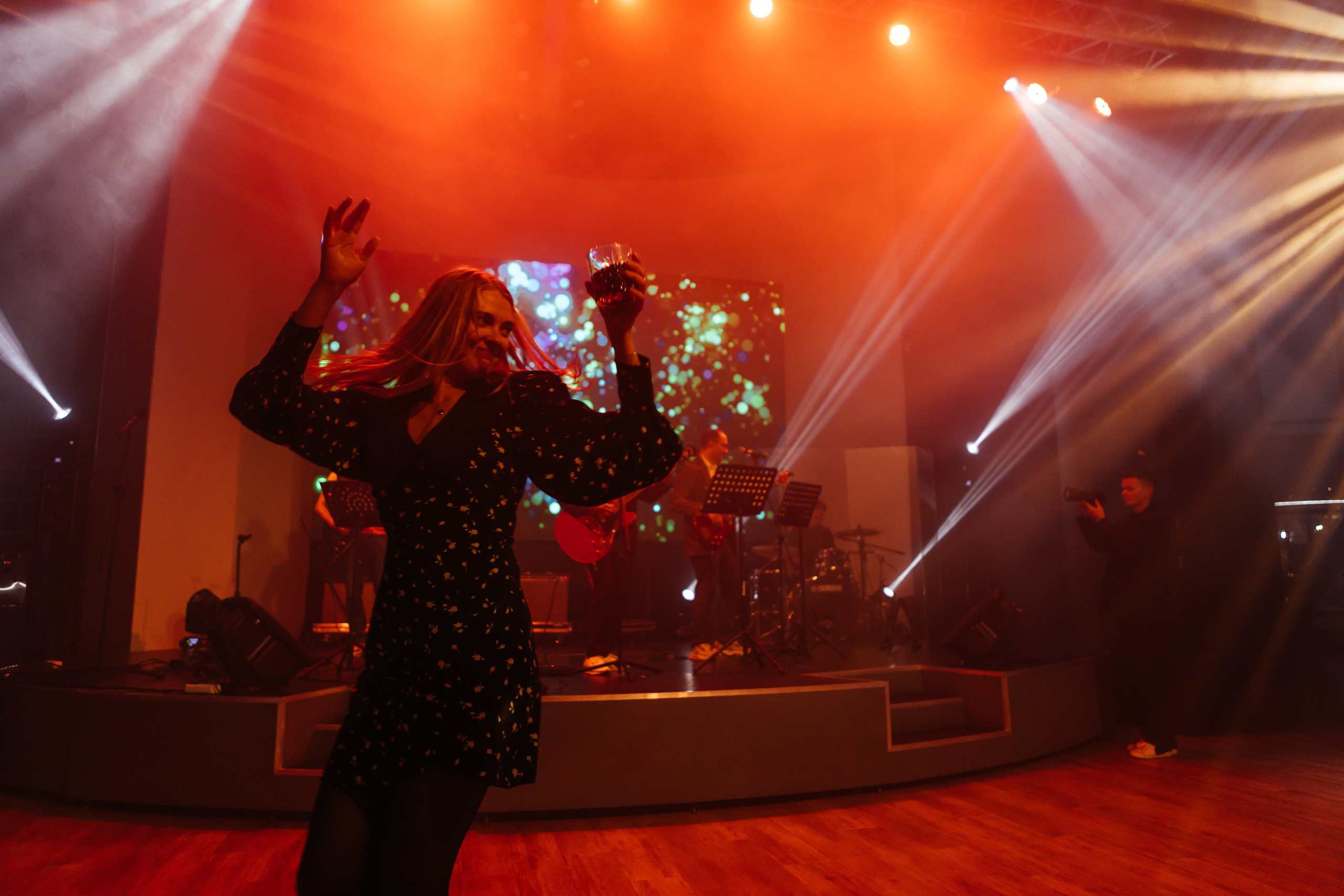 Снимал репортаж для «Газпром нефть», Газстройпром, Росатом, ОЗОН, Мегафон, ВТБ, Т-Банк, Unilever, Материа Медика Холдинг. Фотограф Serg-Epic — Сергей Клепиков