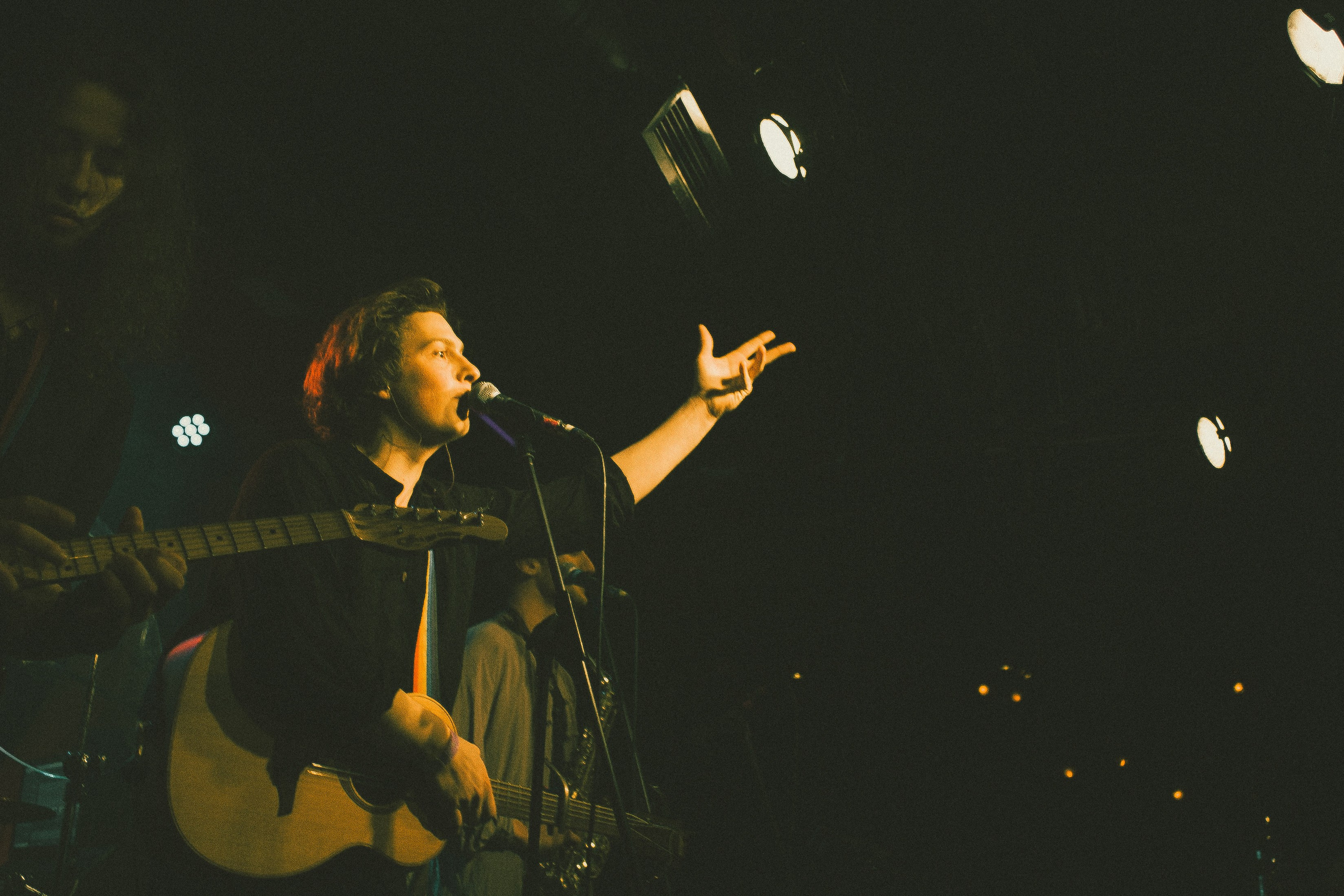 Концерт «Бонд с Кнопкой» 16тонн. Портретный и художественный фотограф в Москве