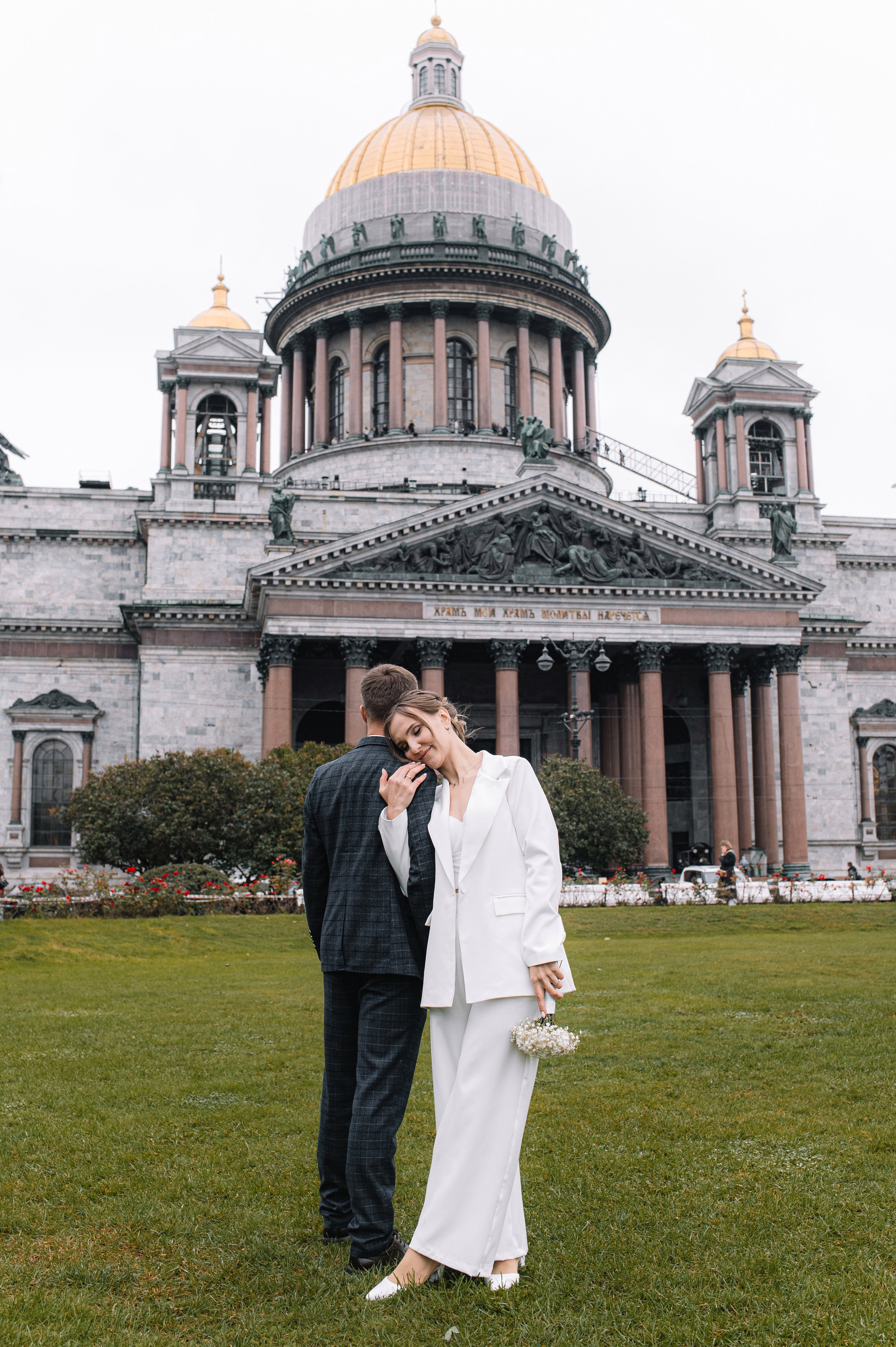 Свадебная прогулка Александра и Анастасии. Семейный и свадебный фотограф в Санкт-Петербурге Юлия Мельникова