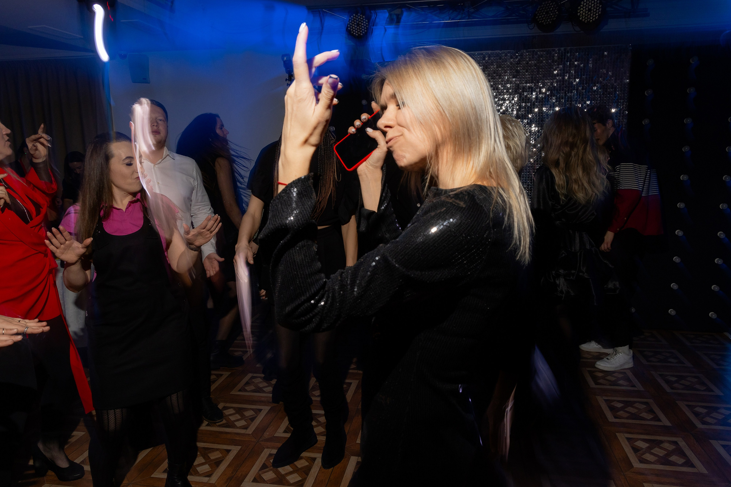 Корпоративная фотосъемка для кафе GARAGE | Новый год 2025 | Минск. Свадебный фотограф в Минске/Беларуси Сергей Спиридонов