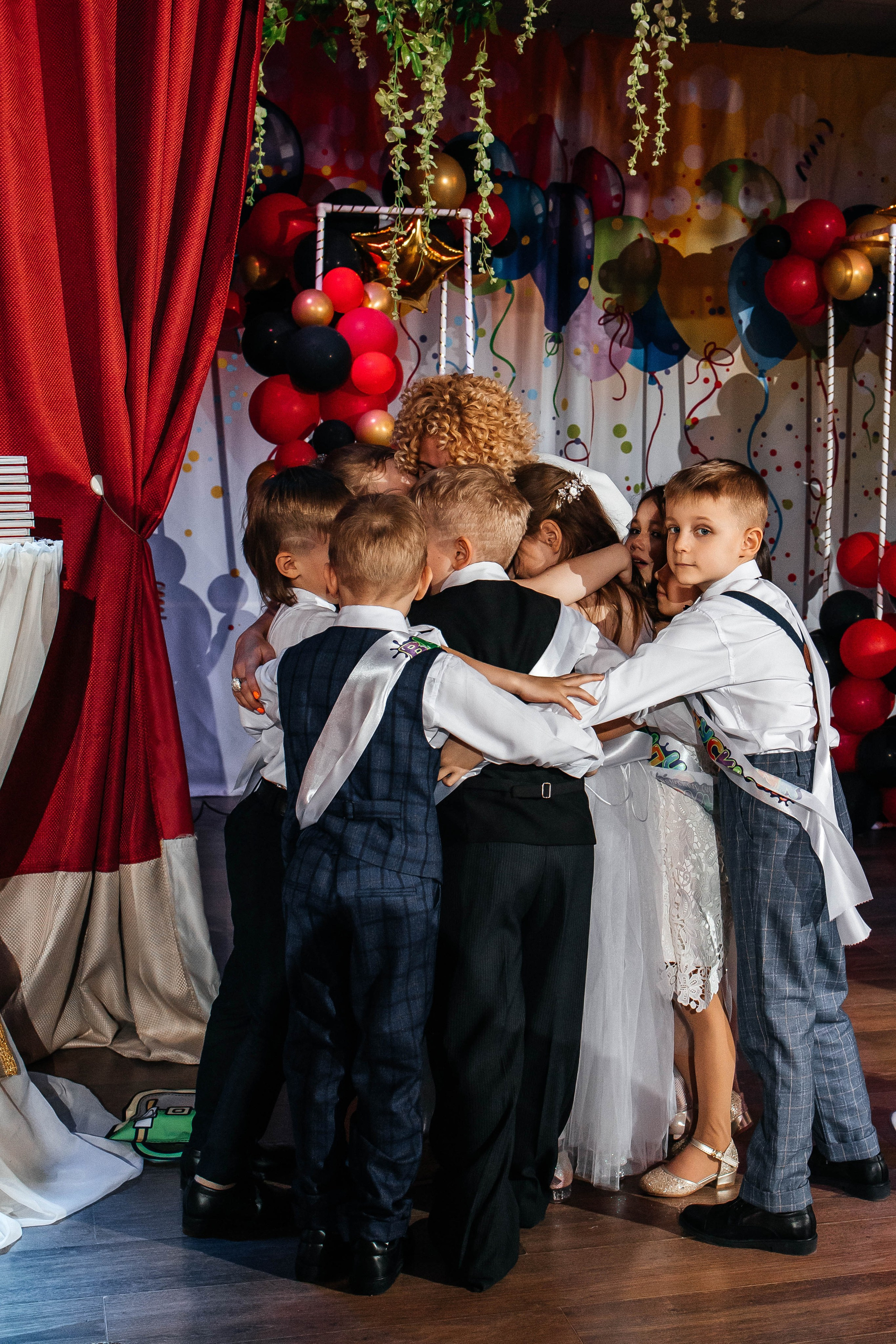 Выпускной в ЛИМПИК. Фотограф в Санкт-Петербурге Виктория Безверхая