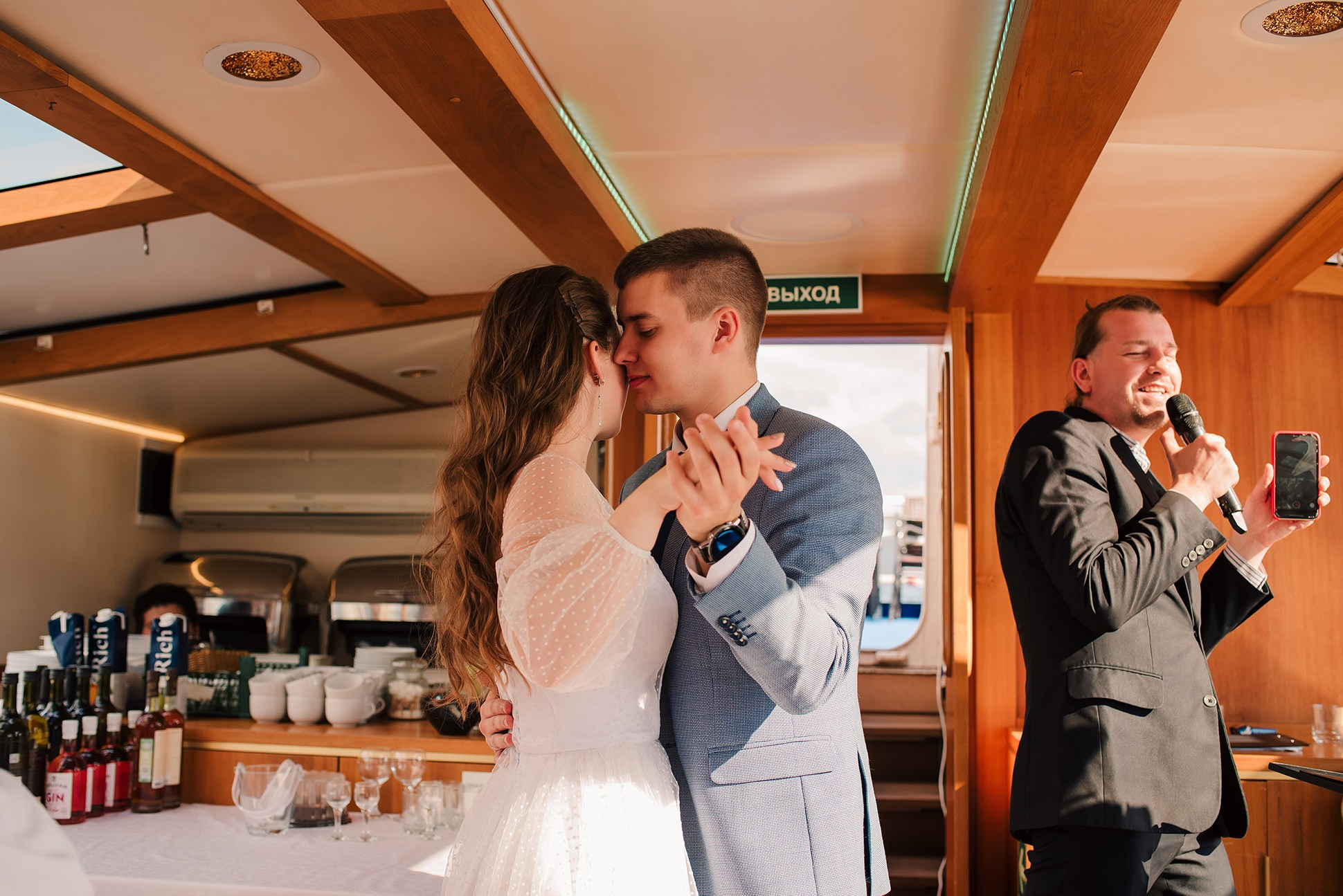 Юля и Андрей. Банкет на воде. Семейный и Свадебный фотограф. Санкт-Петербург. Пушкин