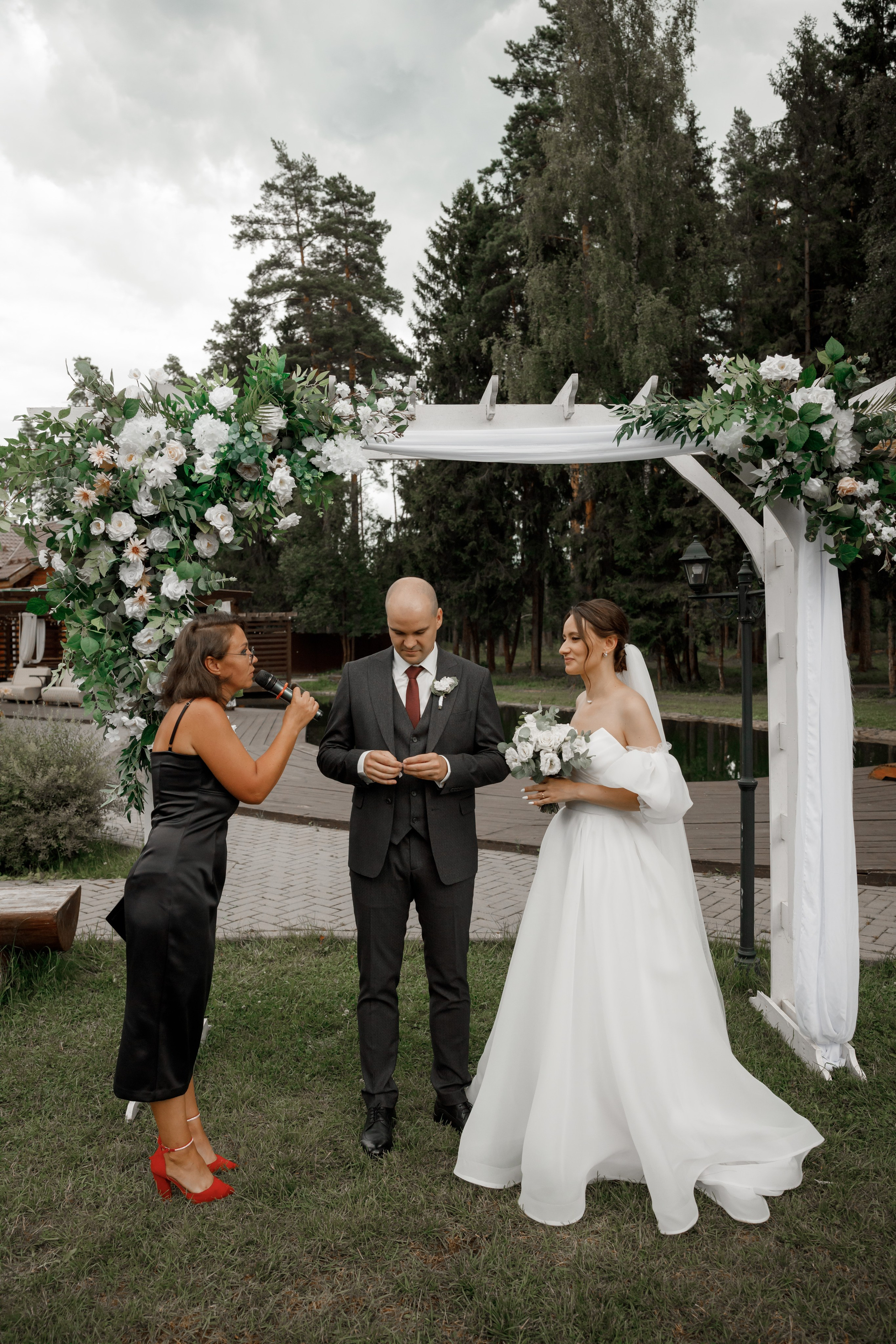 Полина и Дмитрий, загородный клуб «Барин», ЗАГС в г. Пушкино. Свадебный и репортажный фотограф (Москва, Королев и другие)