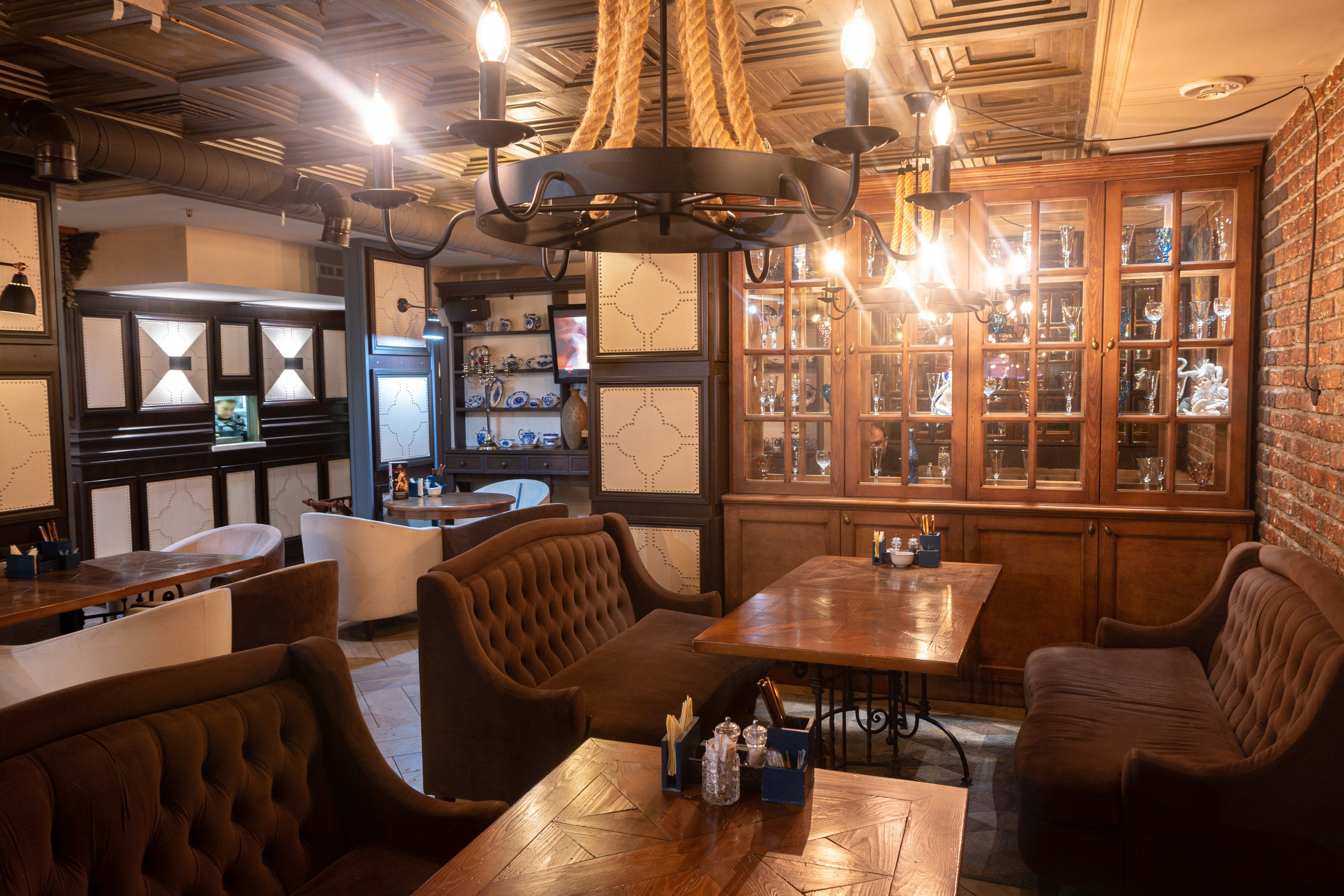 Интерьерная съёмка для кафе и ресторанов. Предметный и репортажный фотограф Алексей Кротов