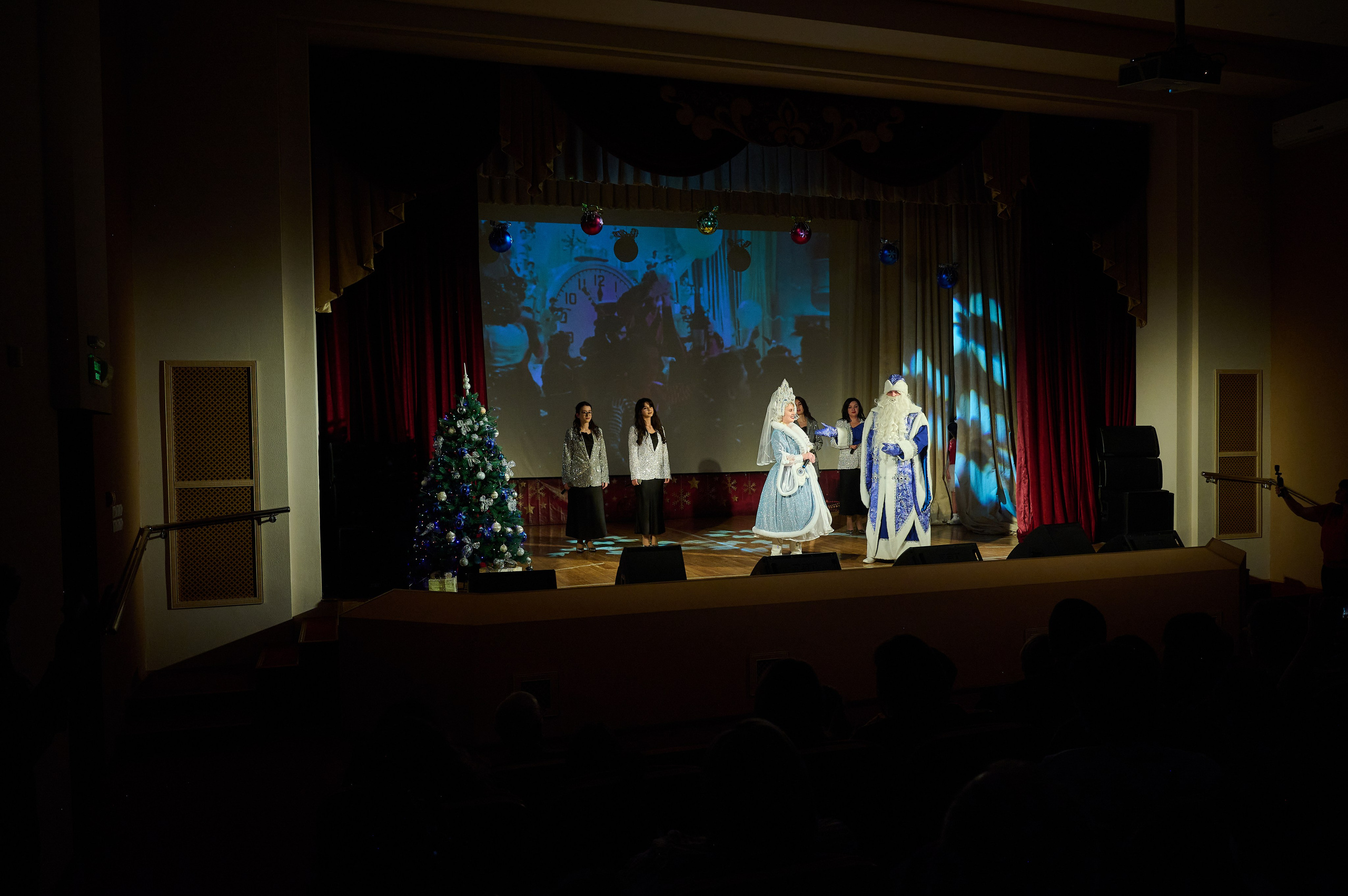 Концерт НГ В ДК. Жизнь курорта Кабардинка в фотографиях