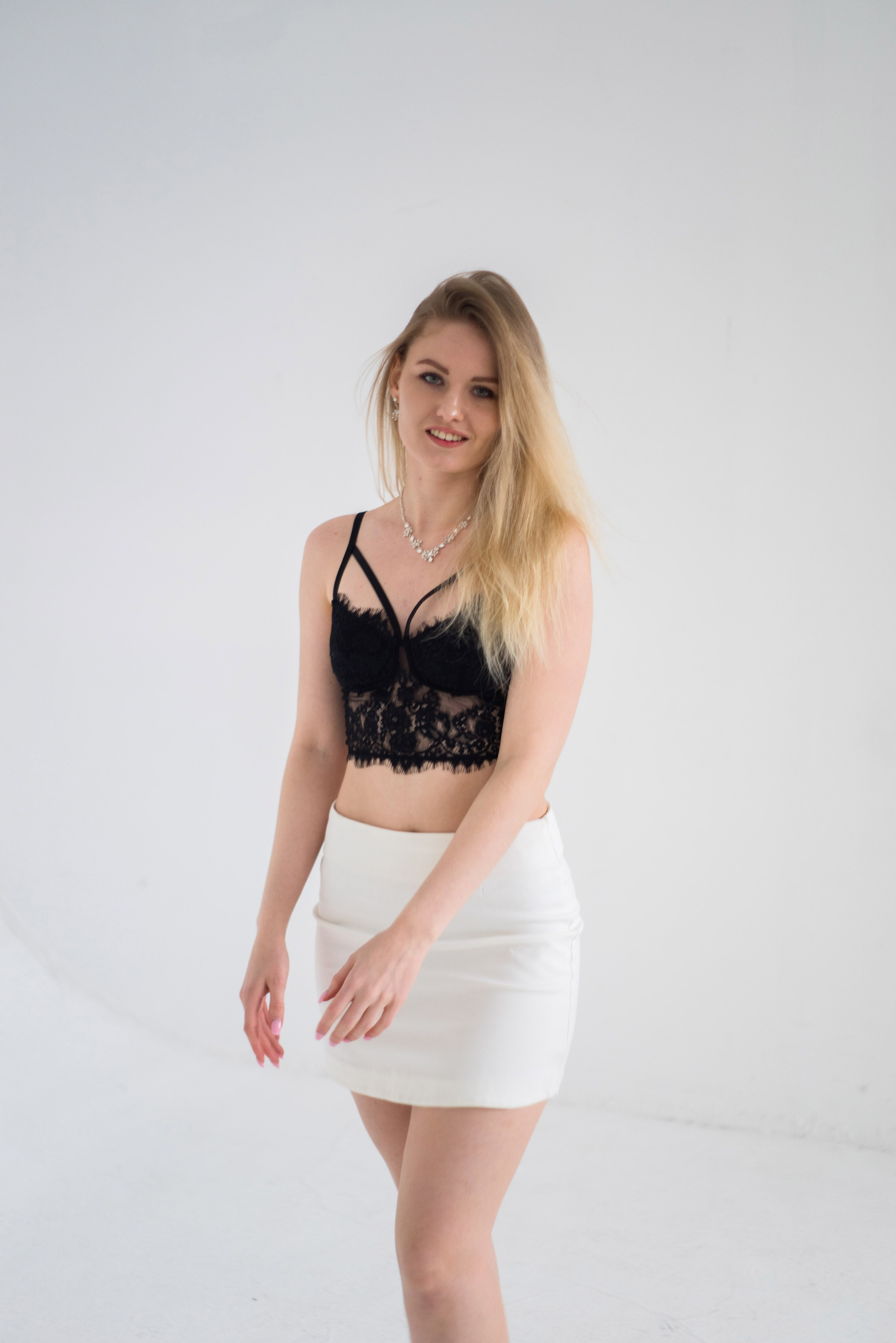 Лёгкая студийная фотосессия. Портреты студия Москва. Модельные тесты. Lovestory студия в Москве. Женсий фотограф