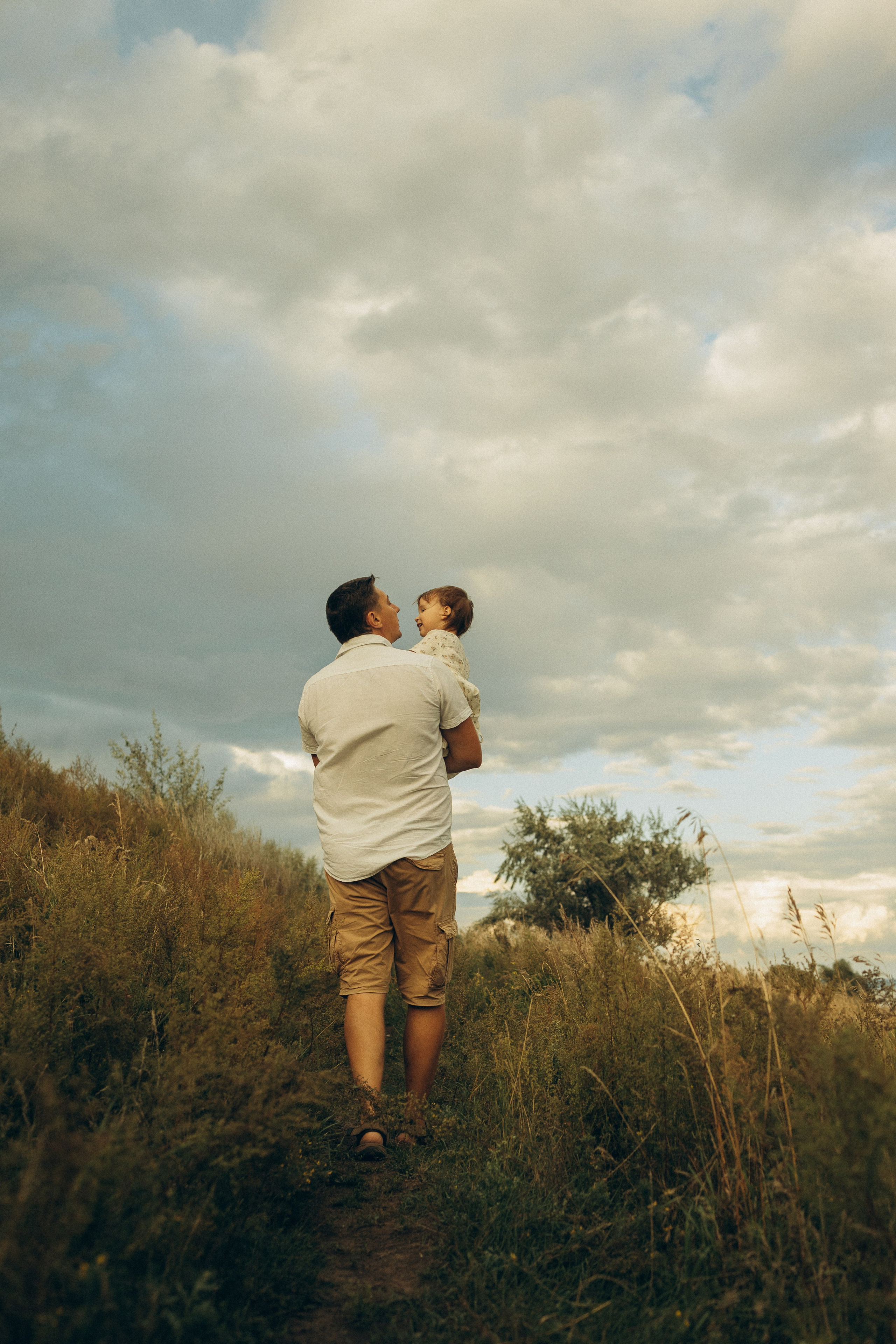 На природе. Семейный фотограф Новосибирск Фотограф на выписку Новосибирск