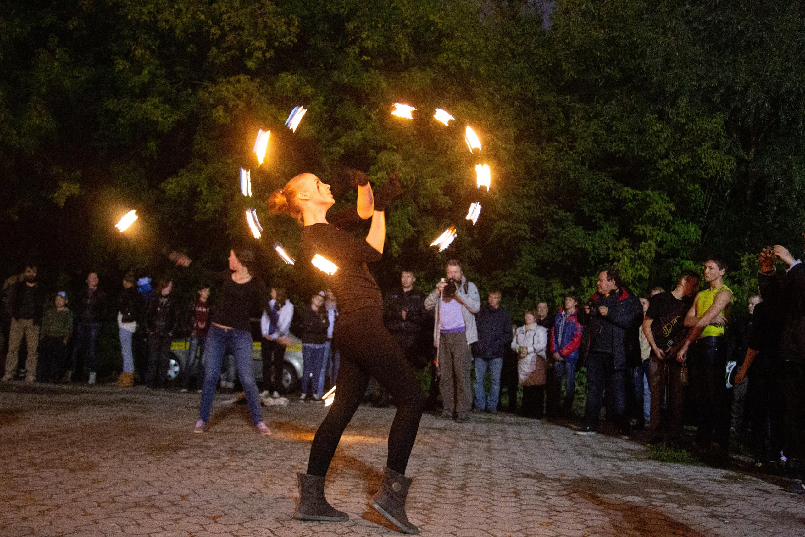 Огненное шоу в Перми. Фотограф Никита Попов. Фотограф Пермь. Фотосессия в фотостудии Перми и на свежем воздухе