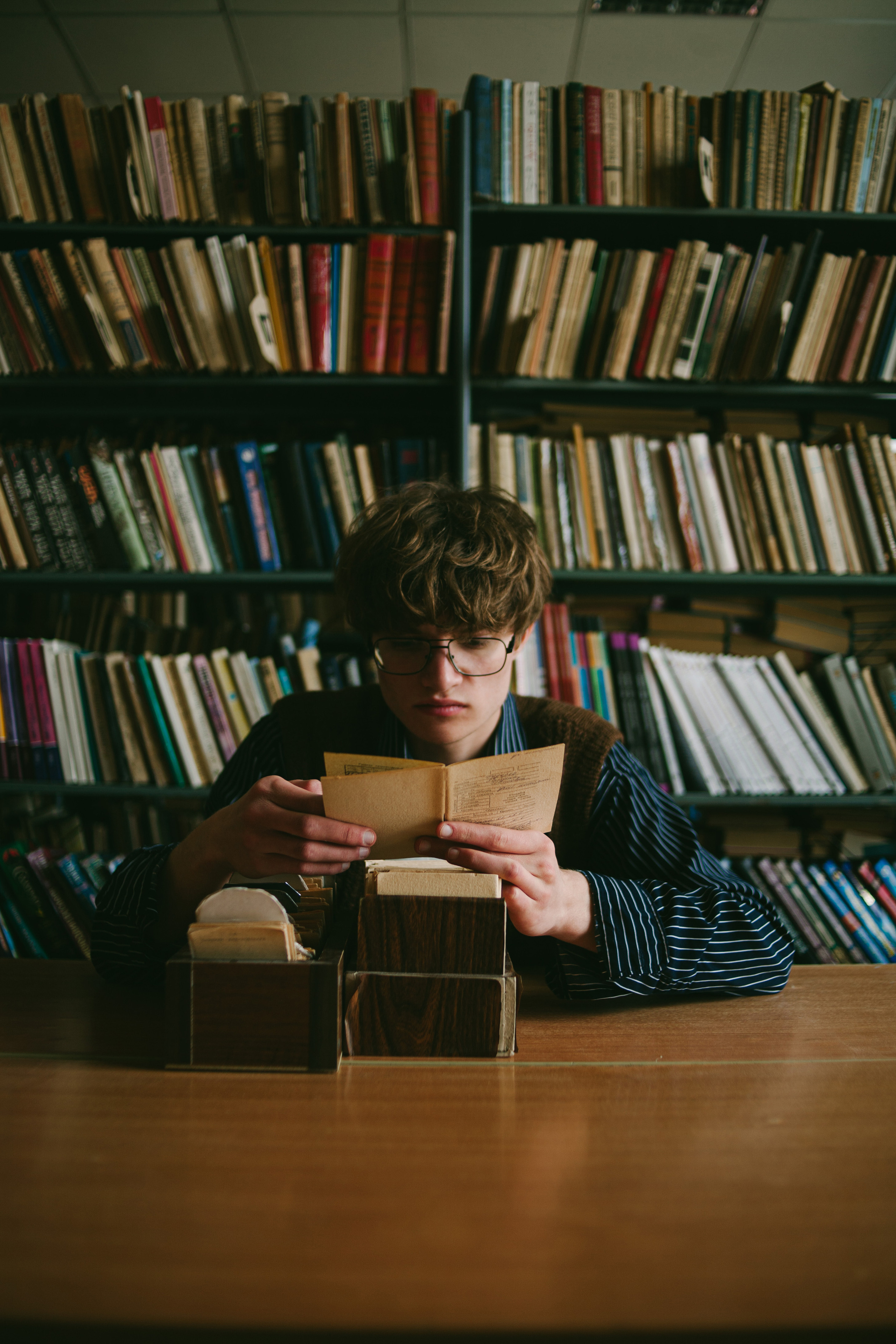 To be a closed book. Фотограф Антон Хмелевской