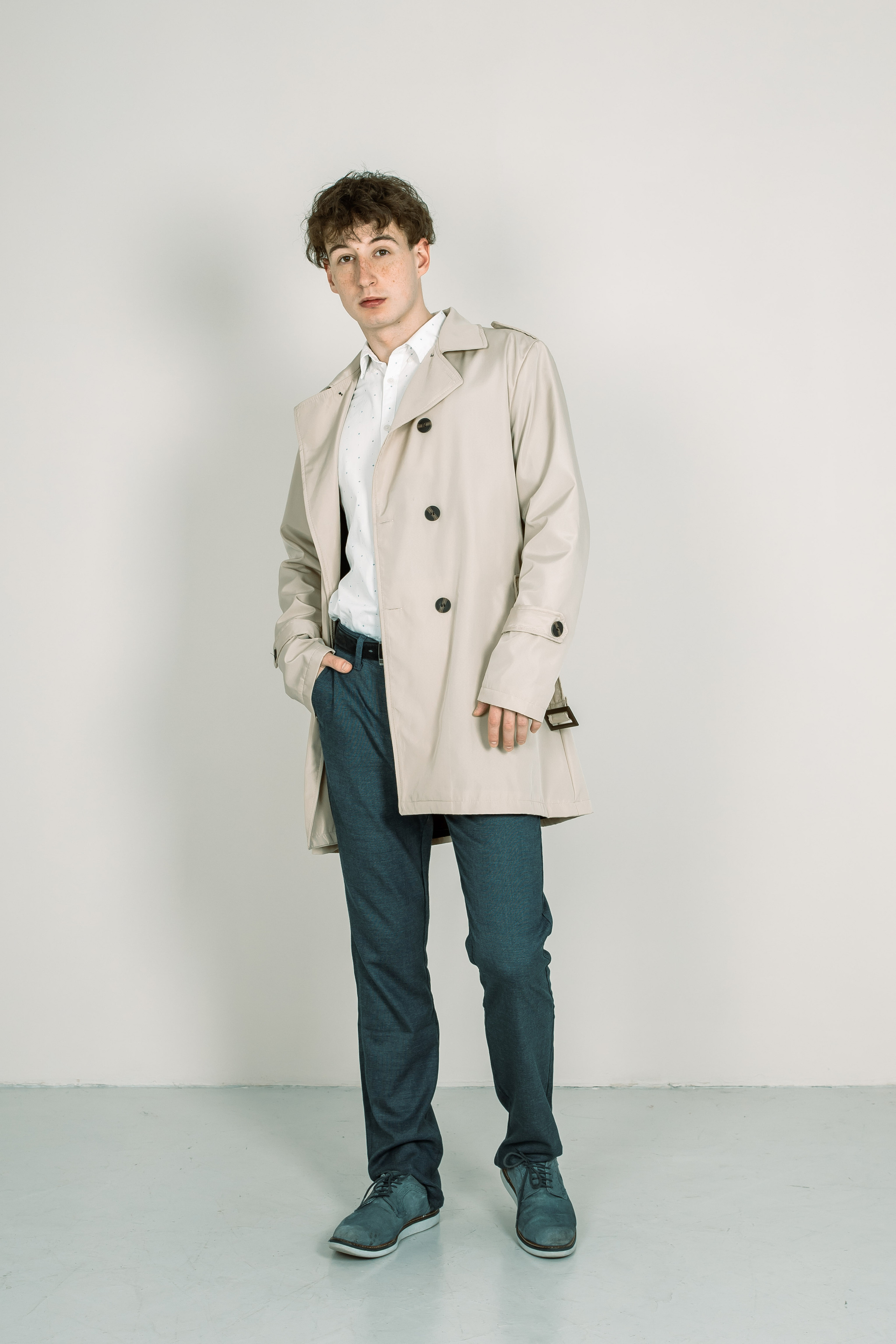 Тренчи. Фотограф Екатеринбург. Фотосессии для маркеплейсов