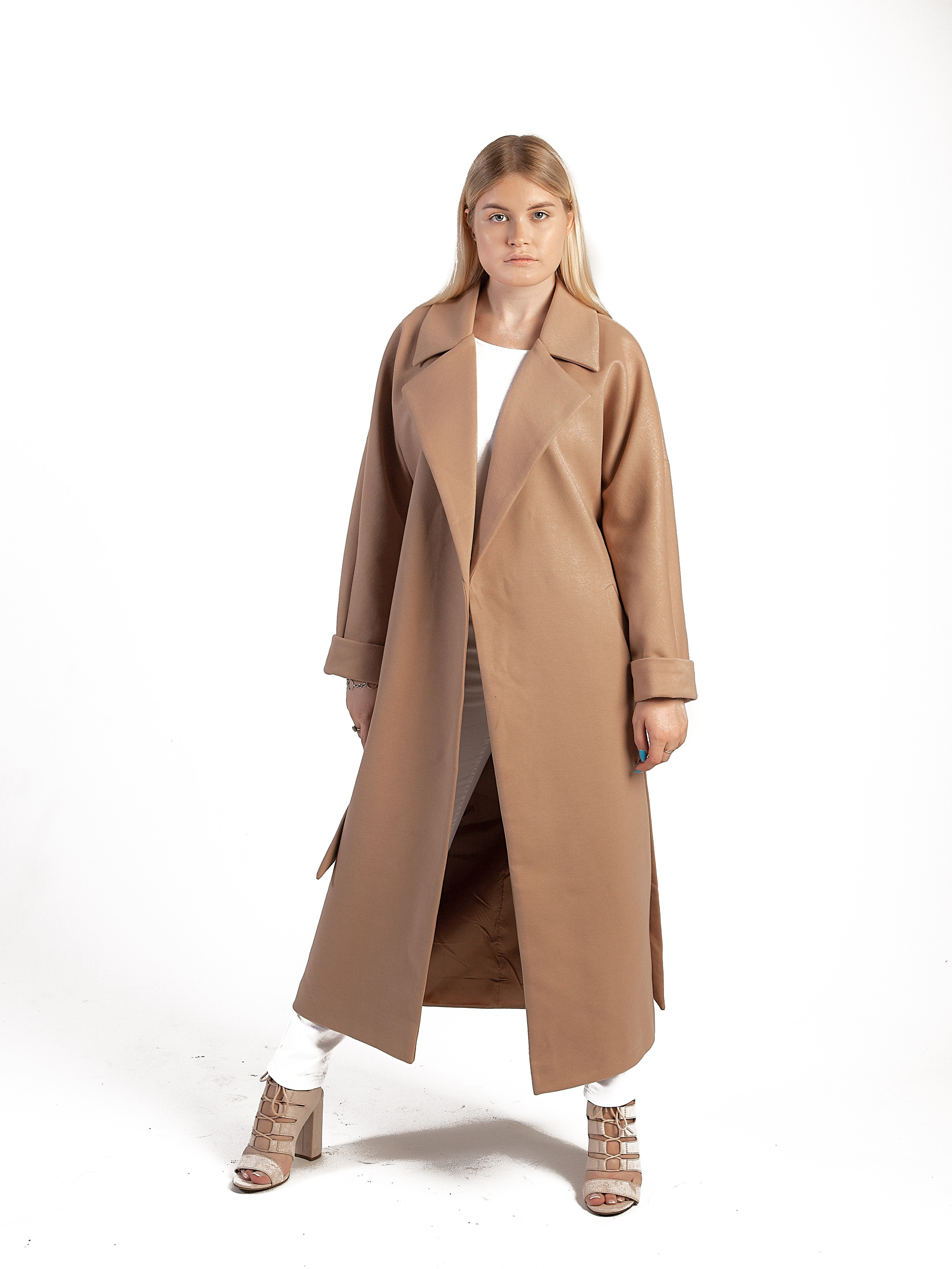 Пальто. Фотограф Екатеринбург. Фотосессии для маркеплейсов