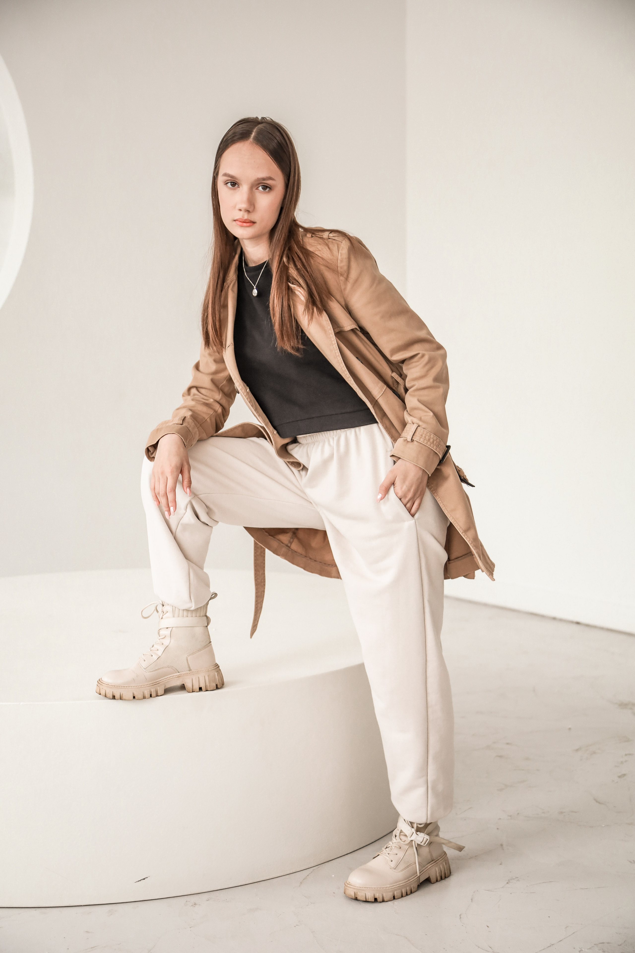 Тренчи. Фотограф Екатеринбург. Фотосессии для маркеплейсов