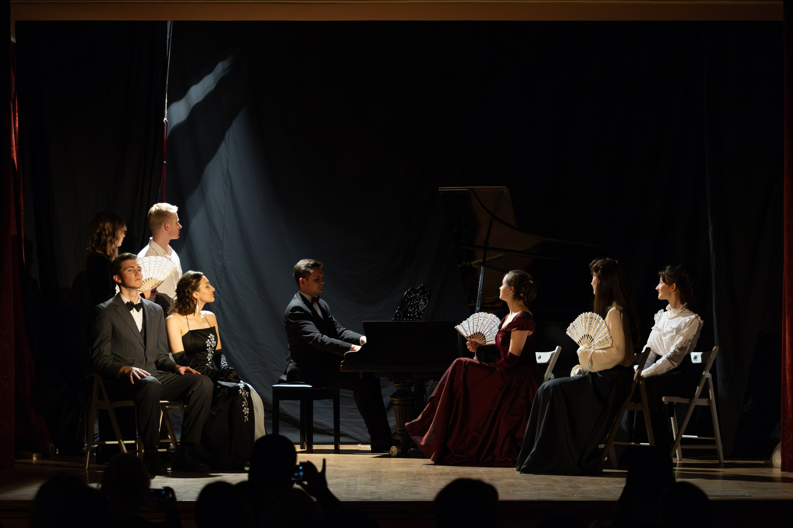 Театр. Photomantis