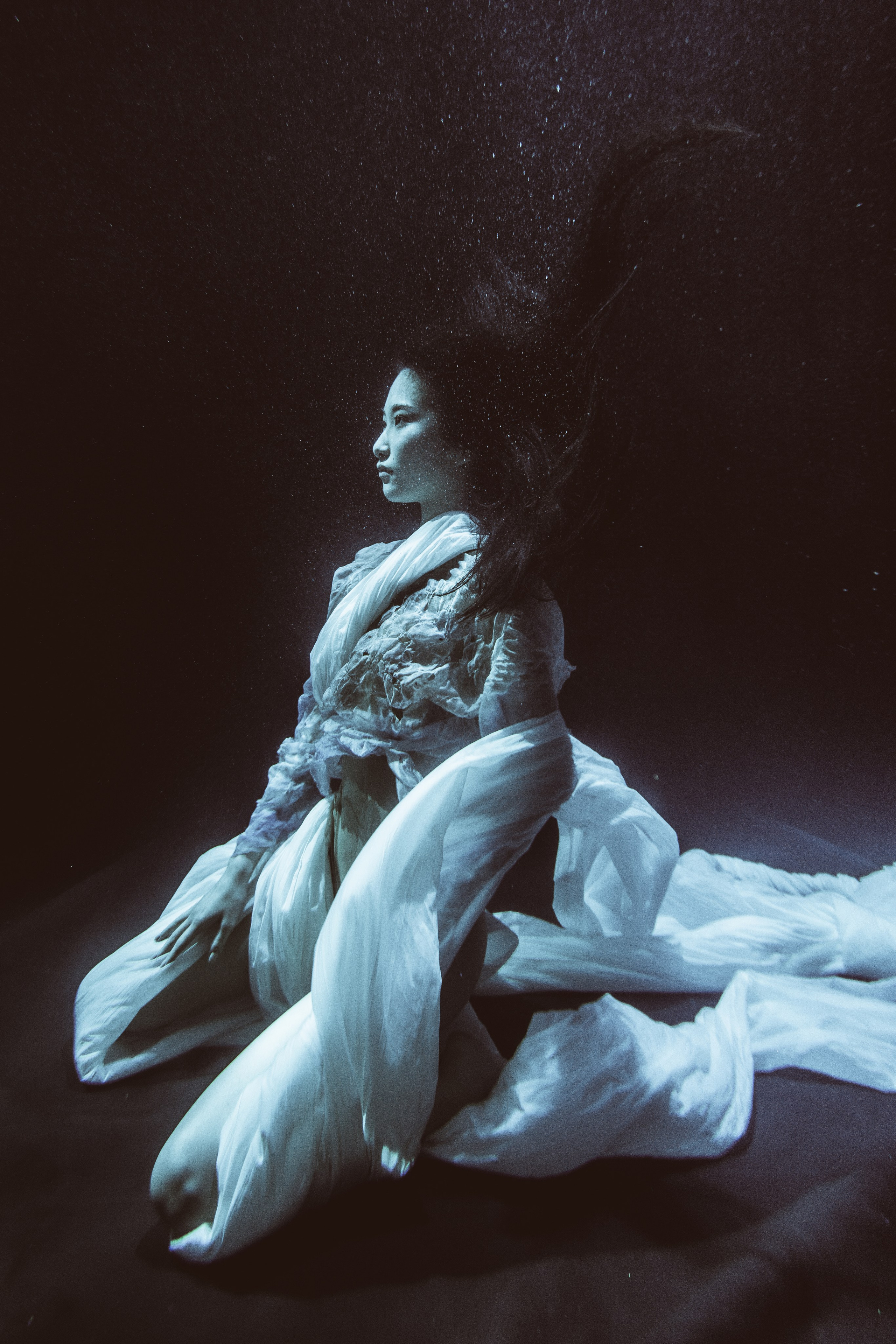 A Playboy photographer helps you find the rich man of your dreams. Dubai, Moscow. Portrait photographer Moscow, UAE, Oleg Koshmarov