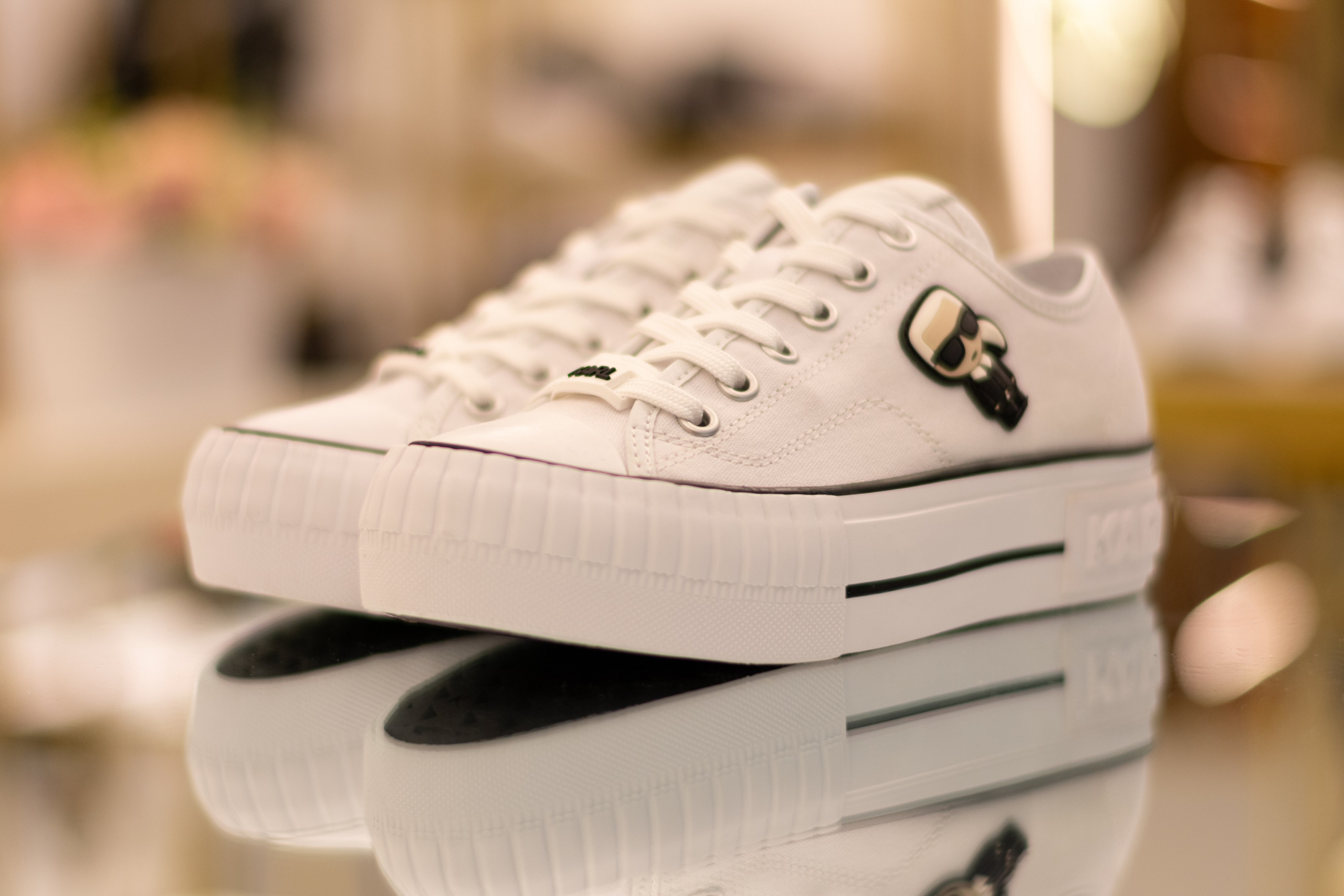 Для организаций. Предметная фотосессия для обувного магазина Capsula. Фотограф/видеограф Богдан Голованов