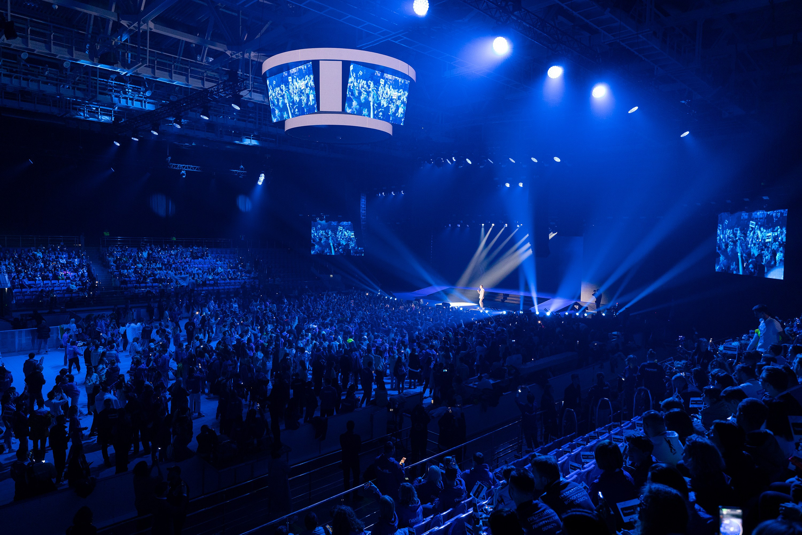 Репортажный фотограф в Сочи — профессиональная съёмка событий и мероприятий. Профессиональная фотосъемка в Сочи: репортаж, предметная, ювелирная фотосъемка, недвижимость, фуд-фотография. Фотограф Александр Афанасьев