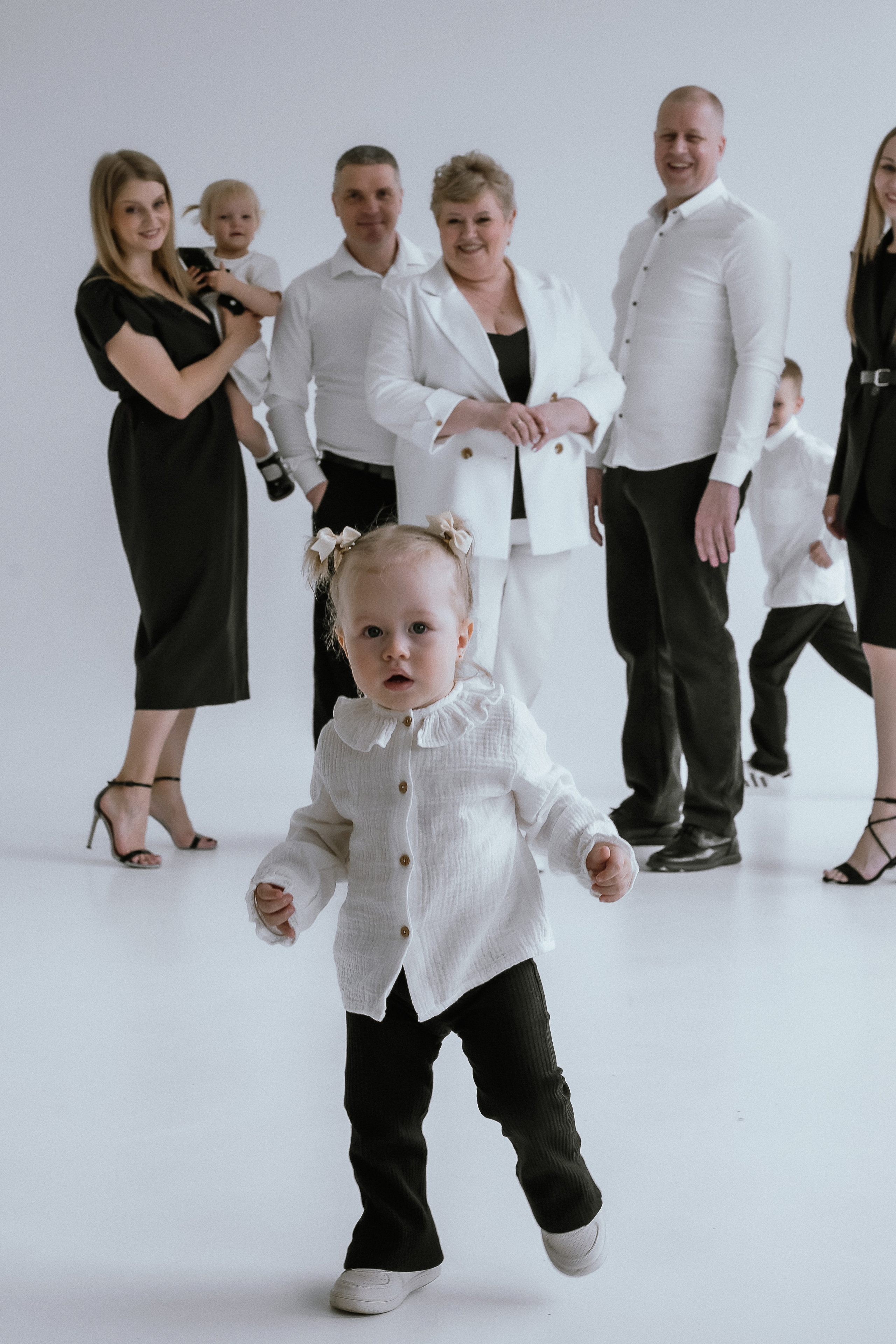 Семейная на циклораме. Фотограф Екатеринубрг/Верхняя Пышма