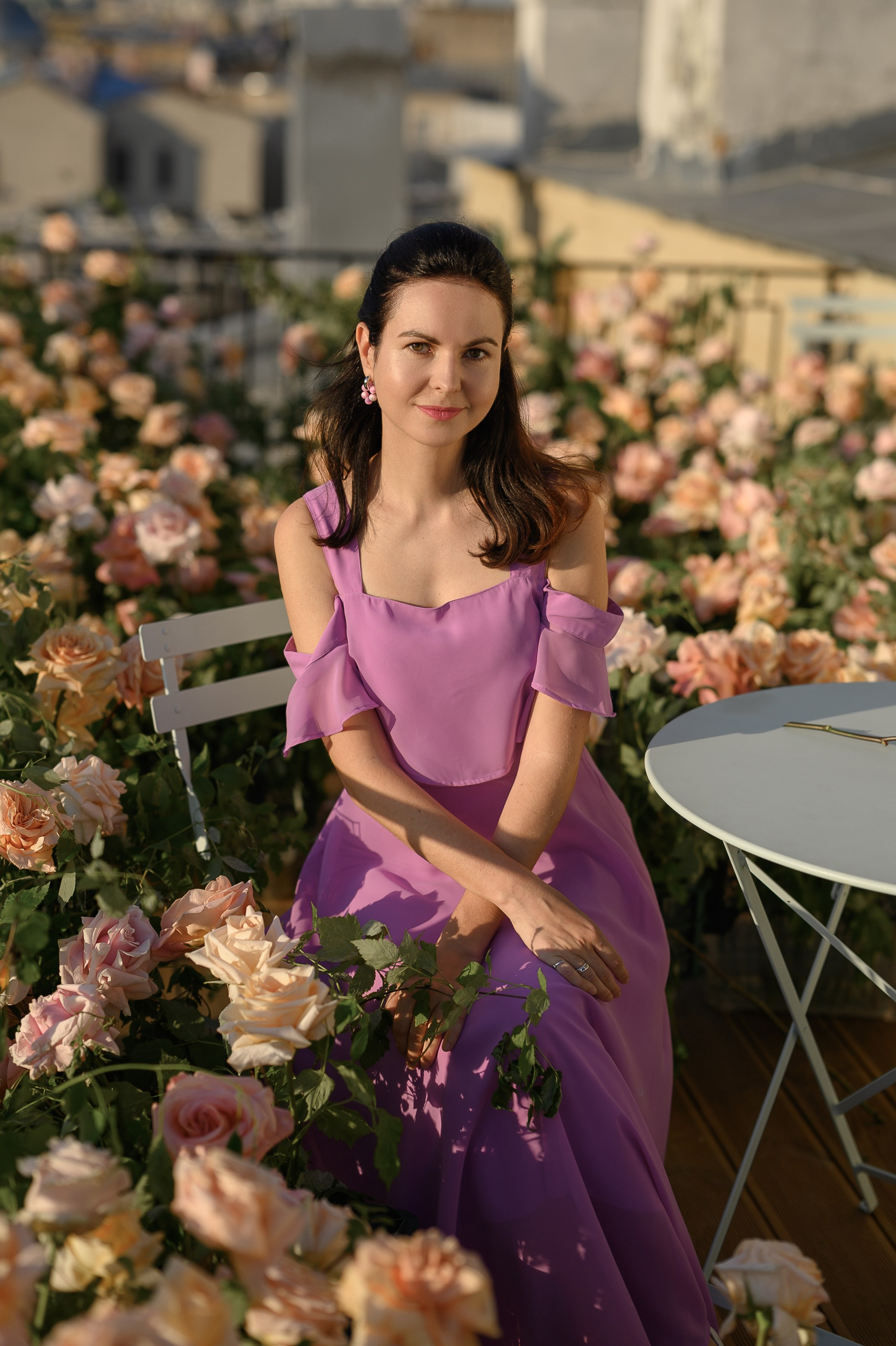 Екатерина. Съёмка на балконе с розами в центре Москвы. Semerlina.ru