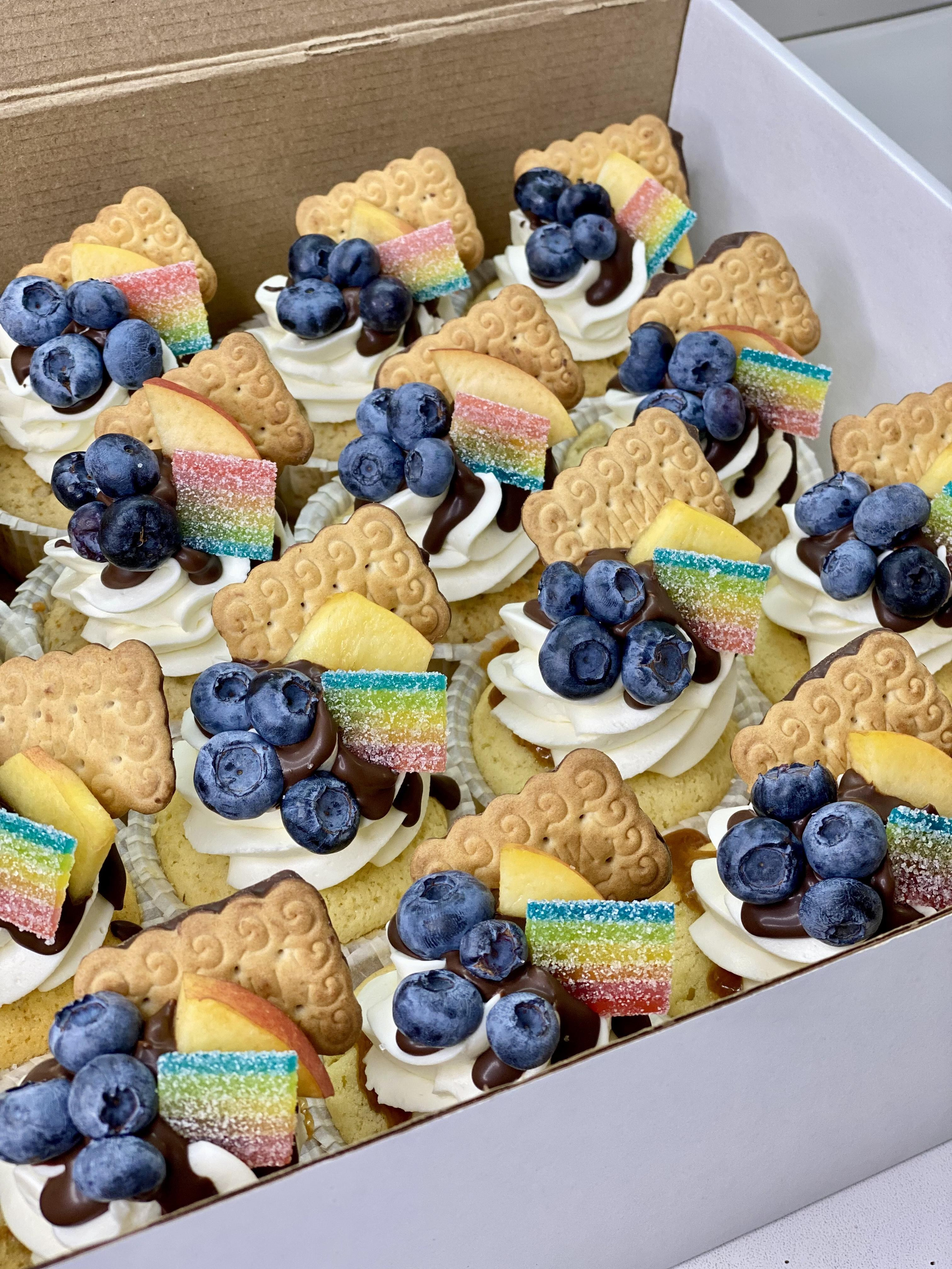 Капкейки фуршетные. Katyasugarsugar капкейки, зефир, торты Москва