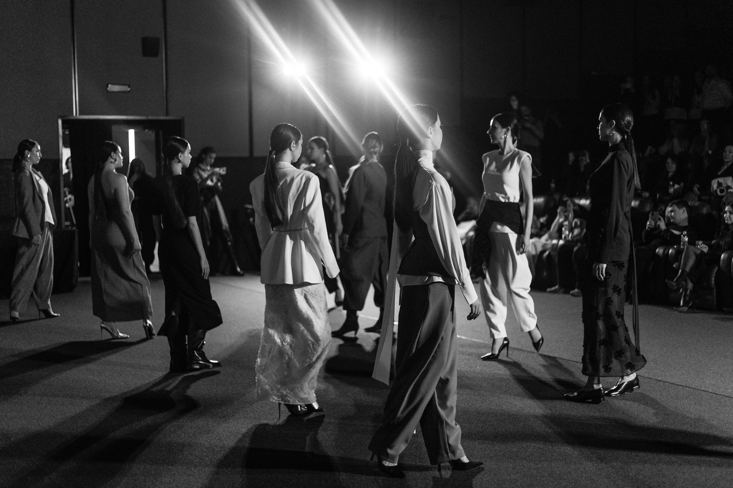 ФЭШН КОНФА. СВОИ. ФОТООТЧЕТЫ-СОБЫТИЯ-МЕСТА