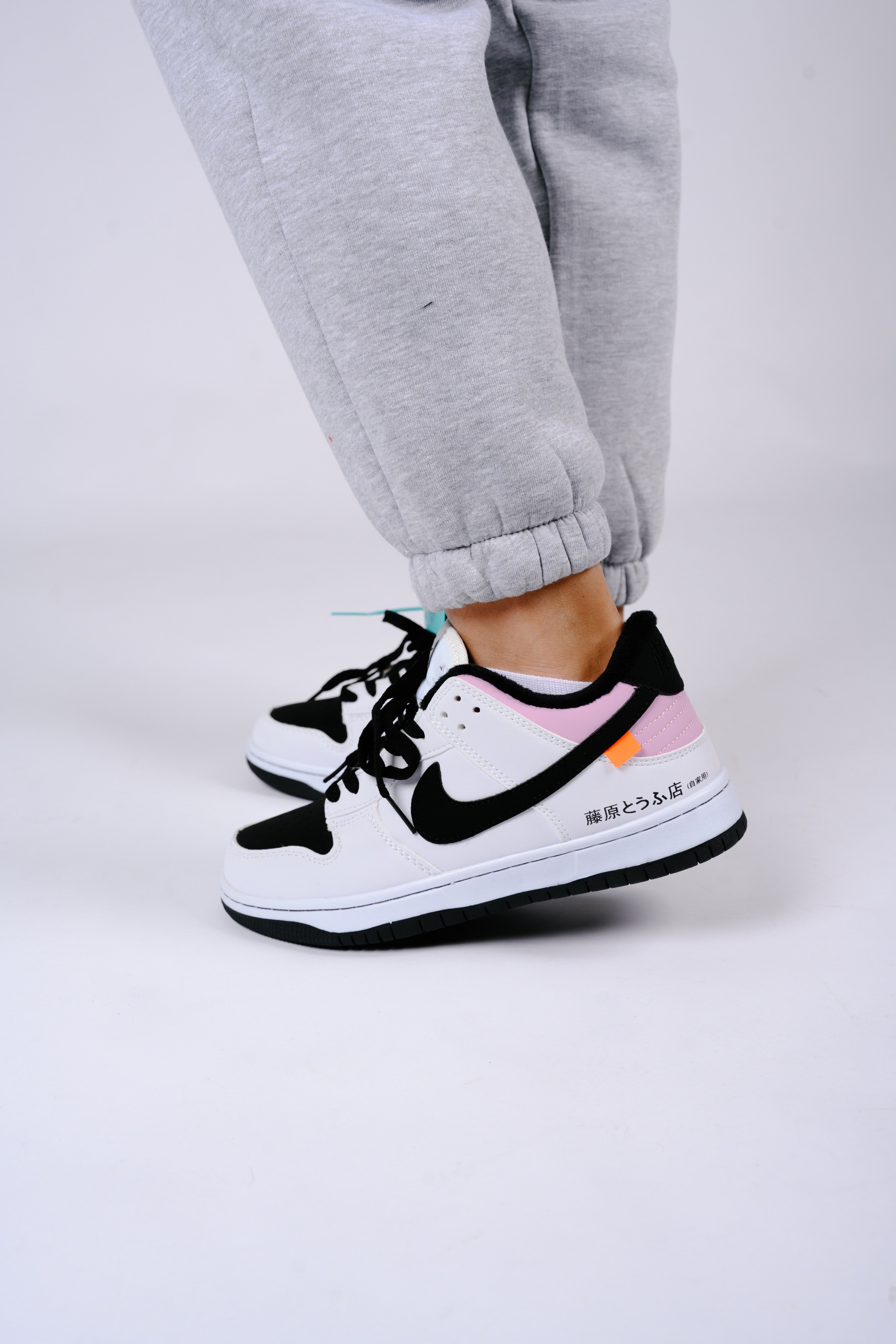 Кроссовки для wb. Фотограф в Красноярске