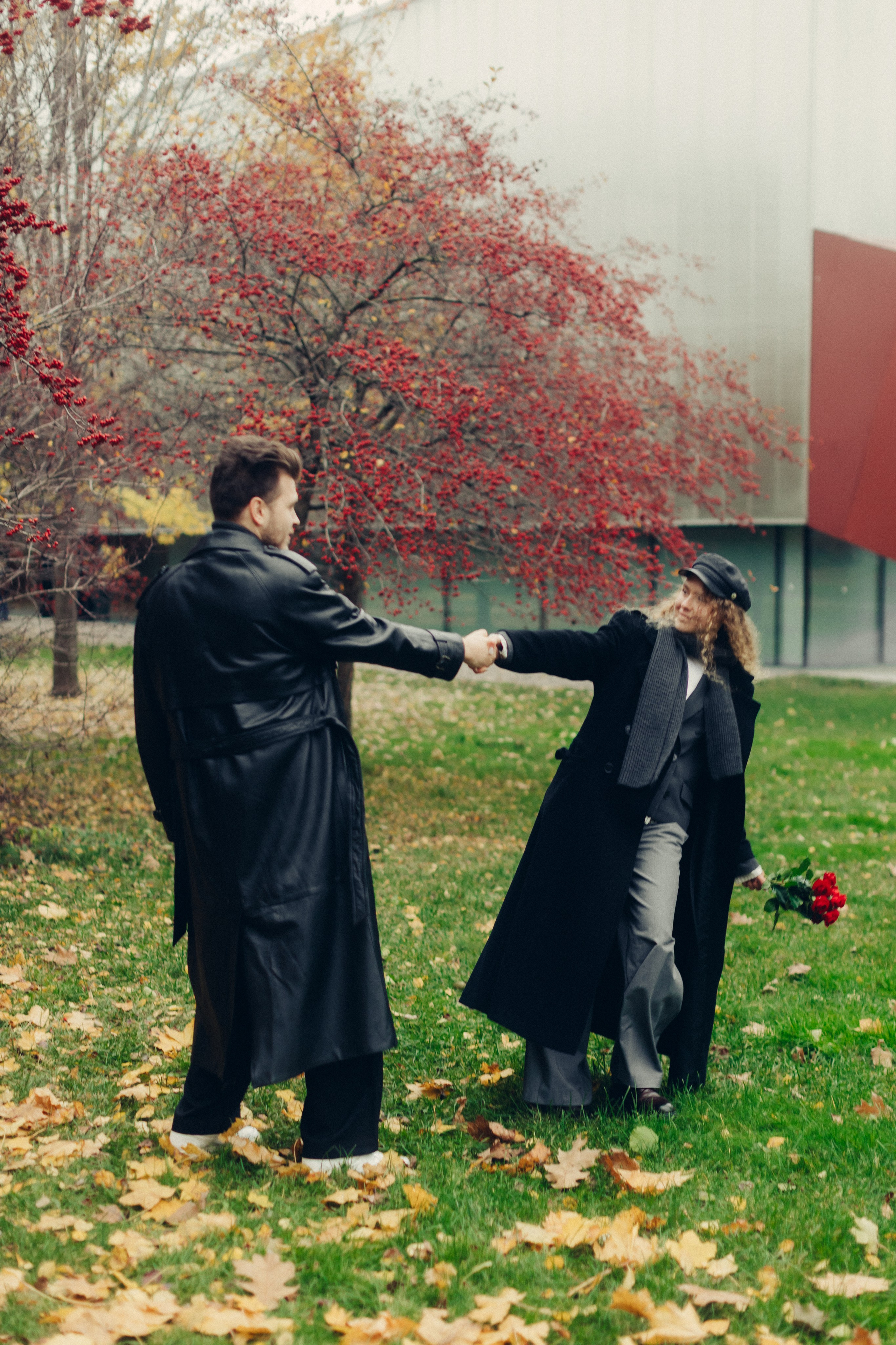 Тим и Кристина, проогулка в парке Горького. Свадебный и портретный фотограф в Москве Кристина Золотова