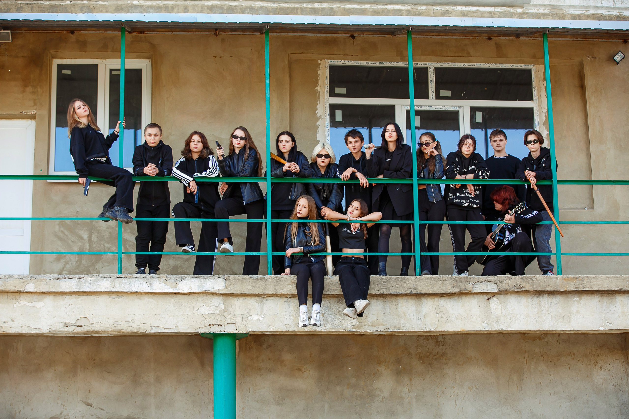 ЛЮДИ В ЧЕРНОМ. Выпускные альбомы в Донецке и ДНР. Фотограф Донецк и ДНР