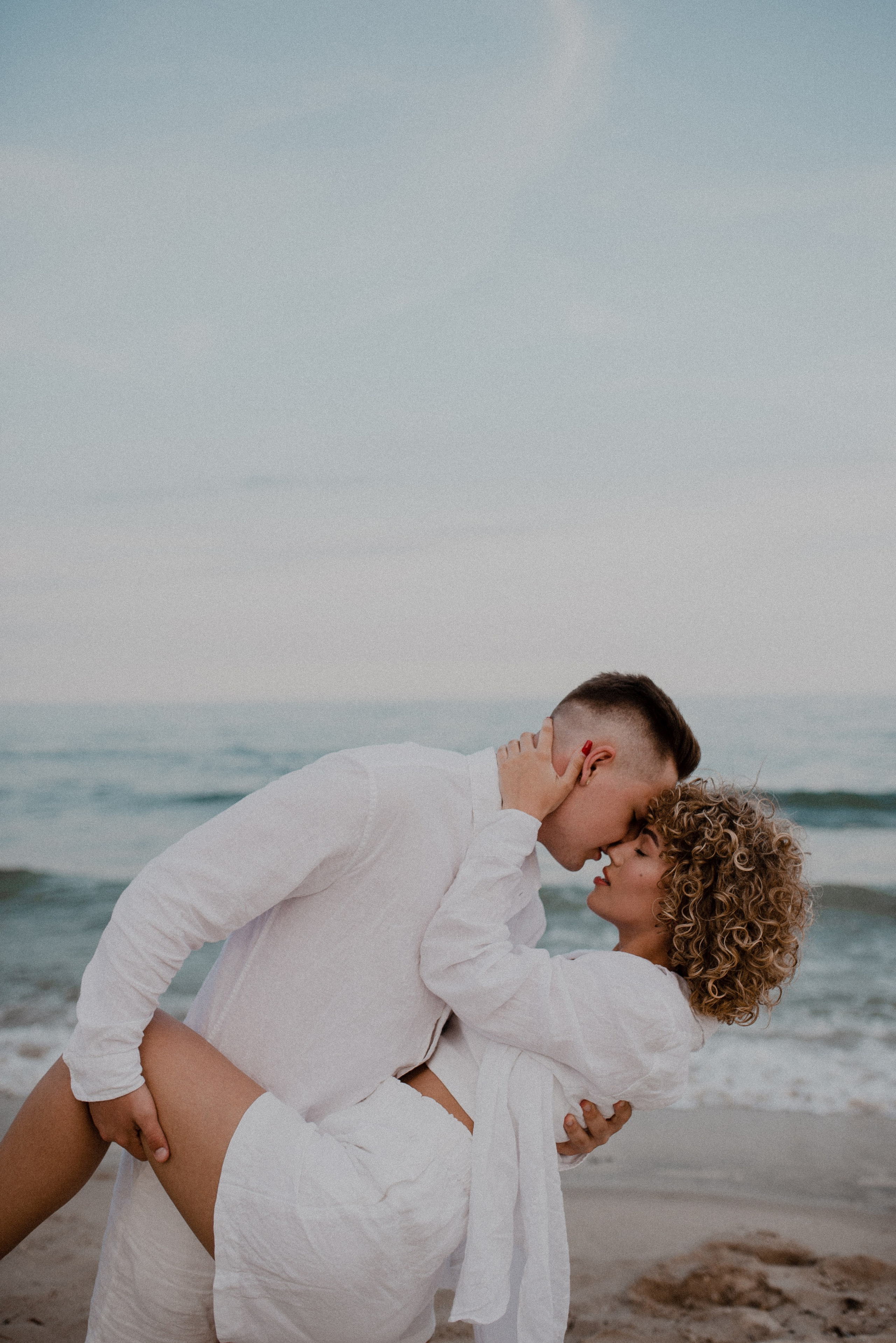 Фотосессия лавстори у моря Калининград. Семейная фотосессия Бутово Москва фотограф Алина Морщагина