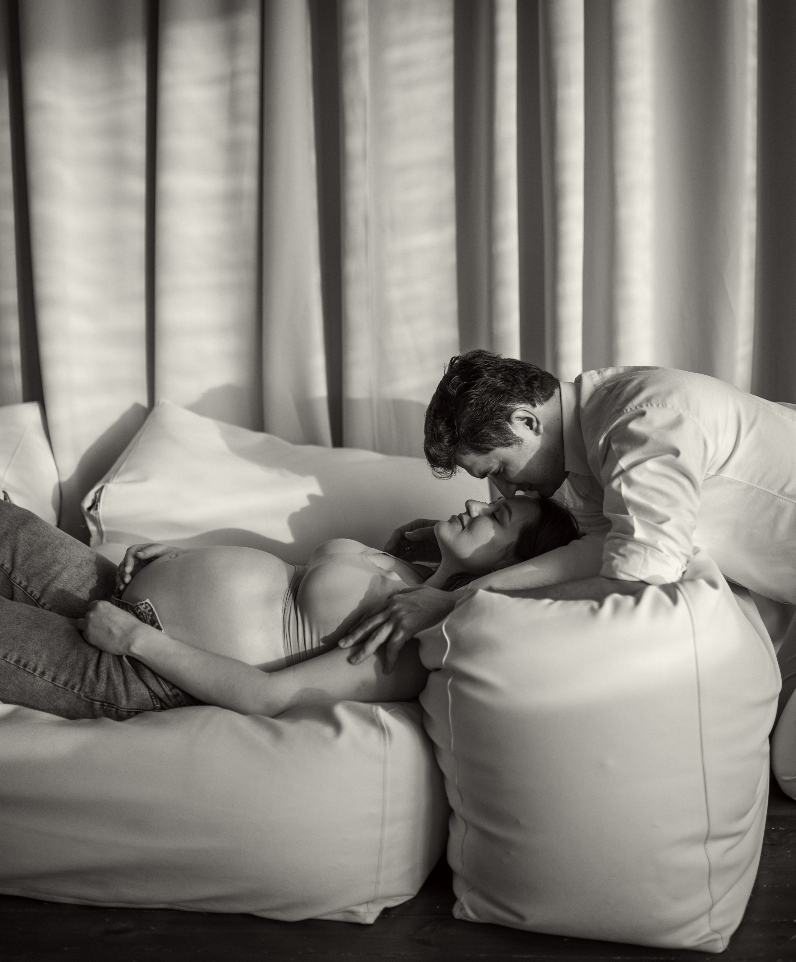 Фотосессия беременности в фотостудии. Семейная фотосессия Бутово Москва фотограф Алина Морщагина