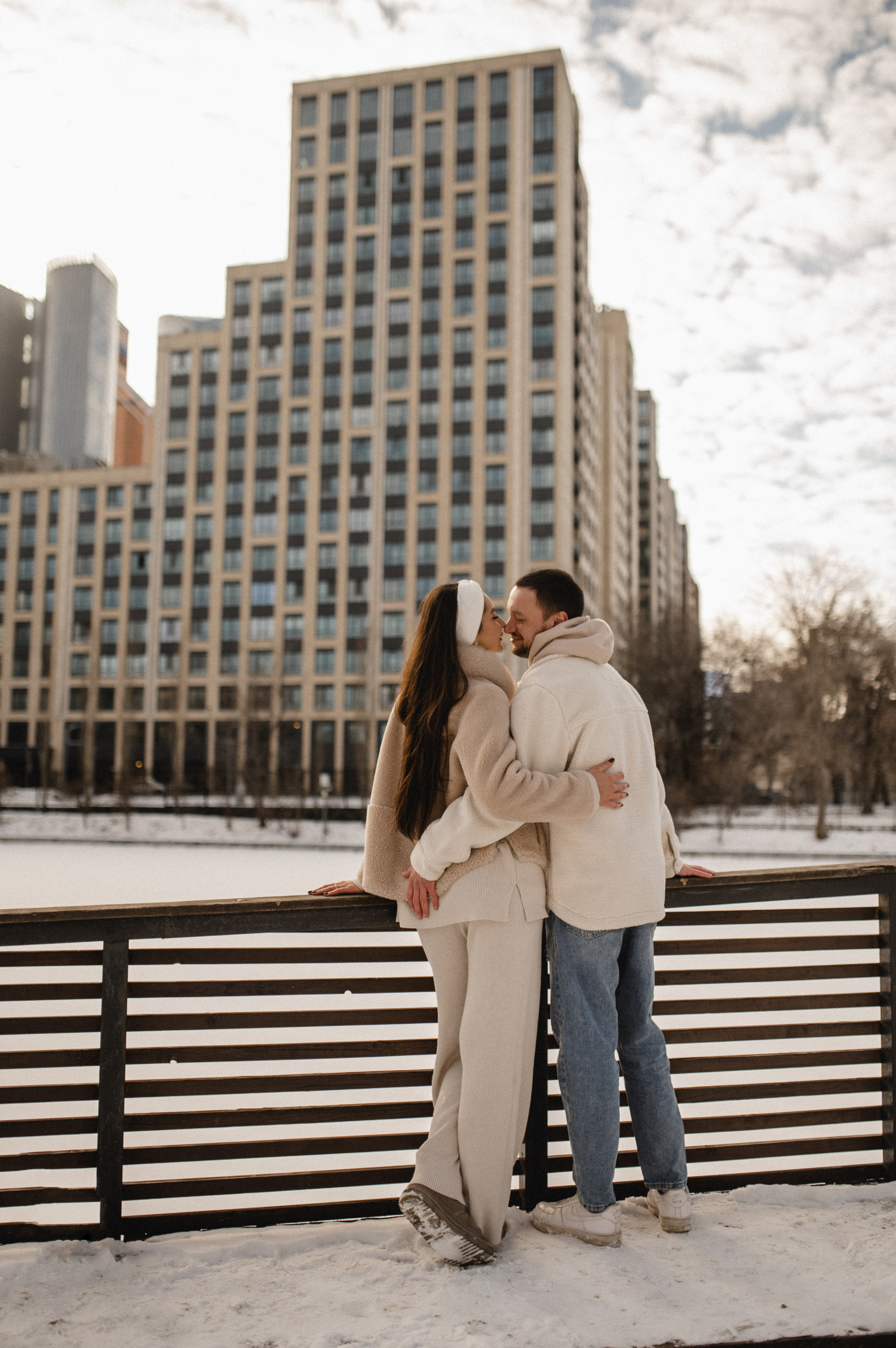 Лавстори стрит фотосессия в зимней Москве. Семейная фотосессия Бутово Москва фотограф Алина Морщагина