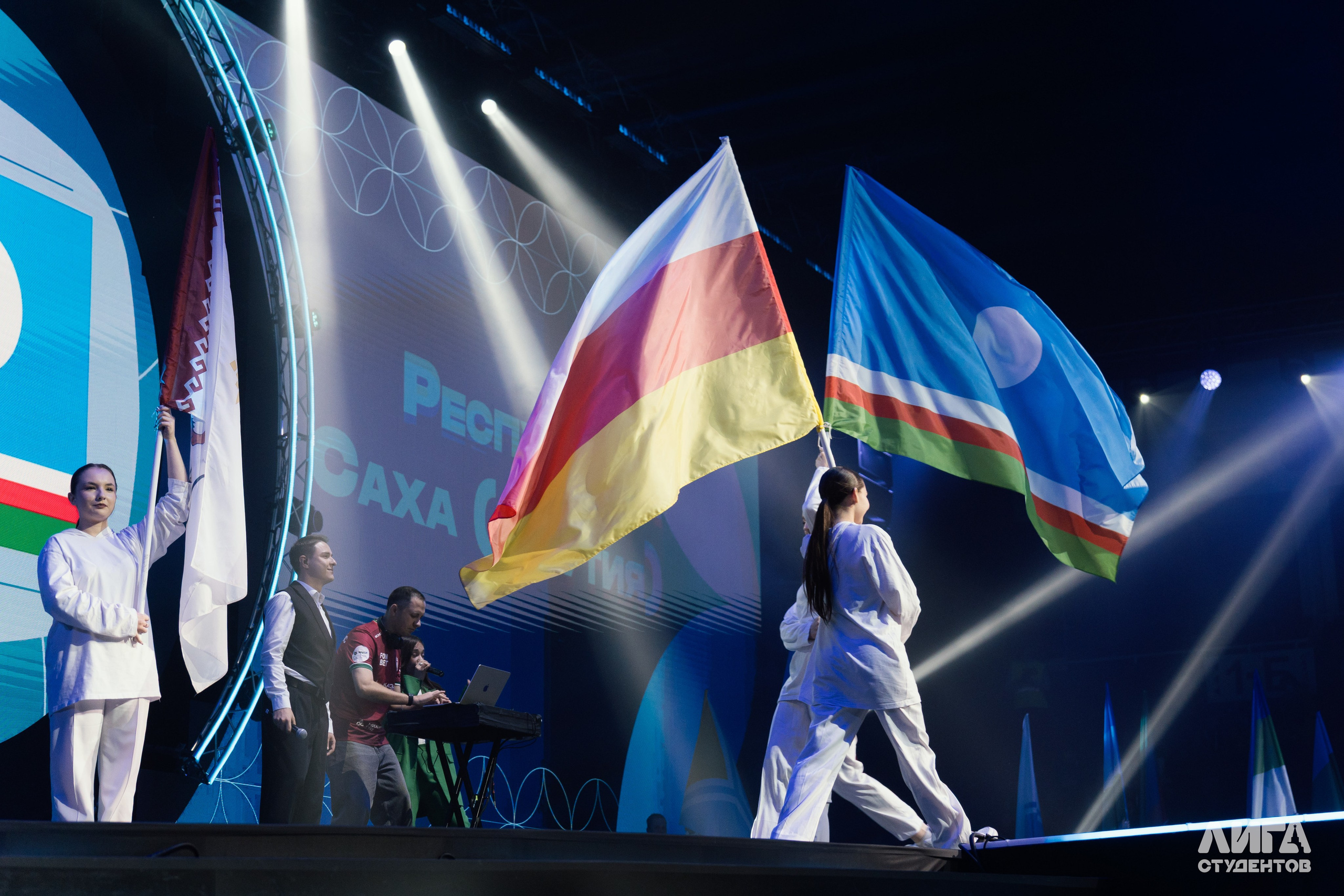 Российская Студенческая Весна 2025. Портретный фотограф в Казани Радомир Заздравных