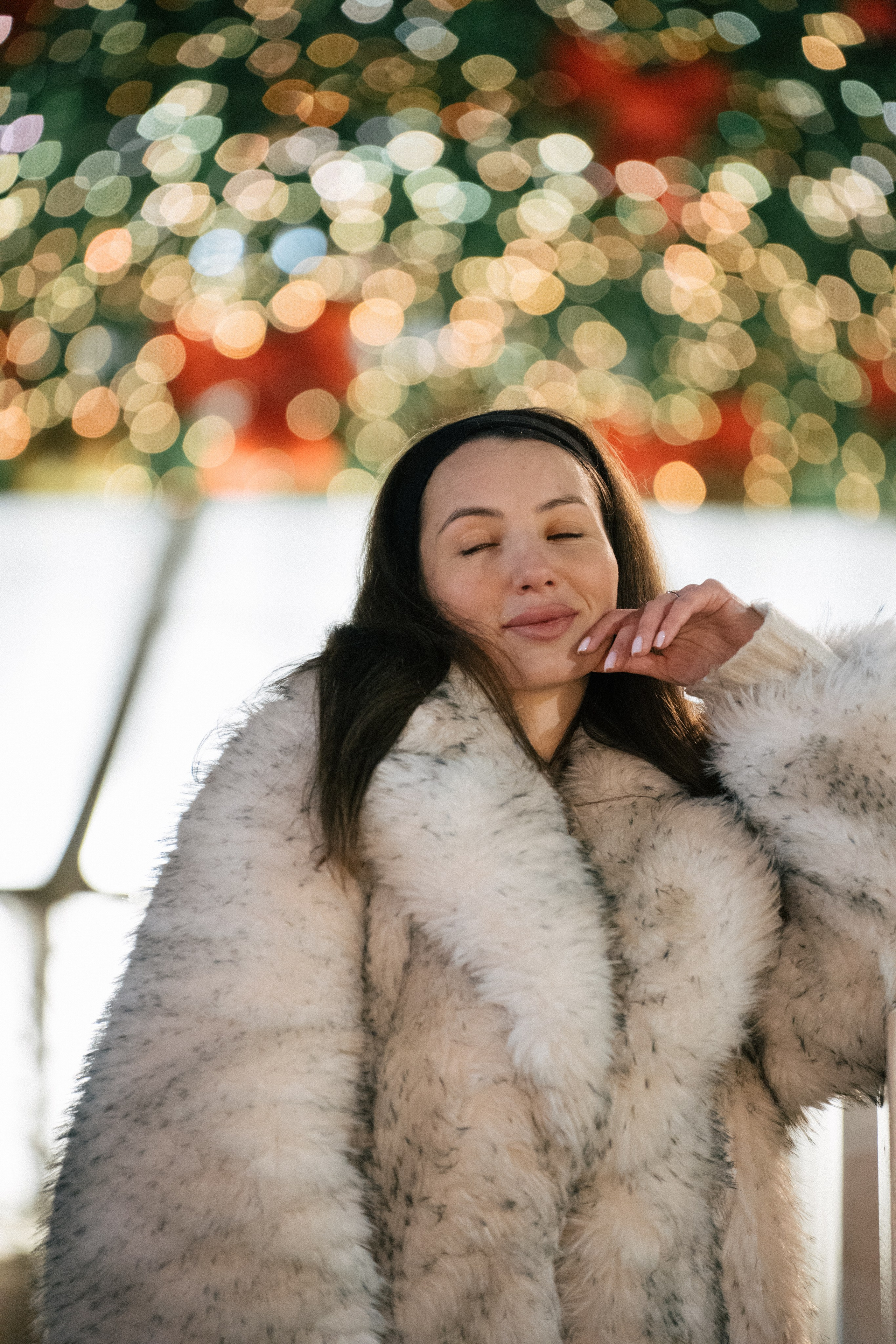 ПРОГУЛКА НА МАНЕЖНОЙ ПЛОЩАДИ ДЛЯ ДЕВУШКИ ПЕРЕД НОВЫМ ГОДОМ (НОВОГОДНЯЯ ФОТОСЕССИИЯ НА МАНЕЖНОЙ ПЛОЩАДИ). Профессиональный фотограф, Санкт-Петербург — Виктория Богомолова