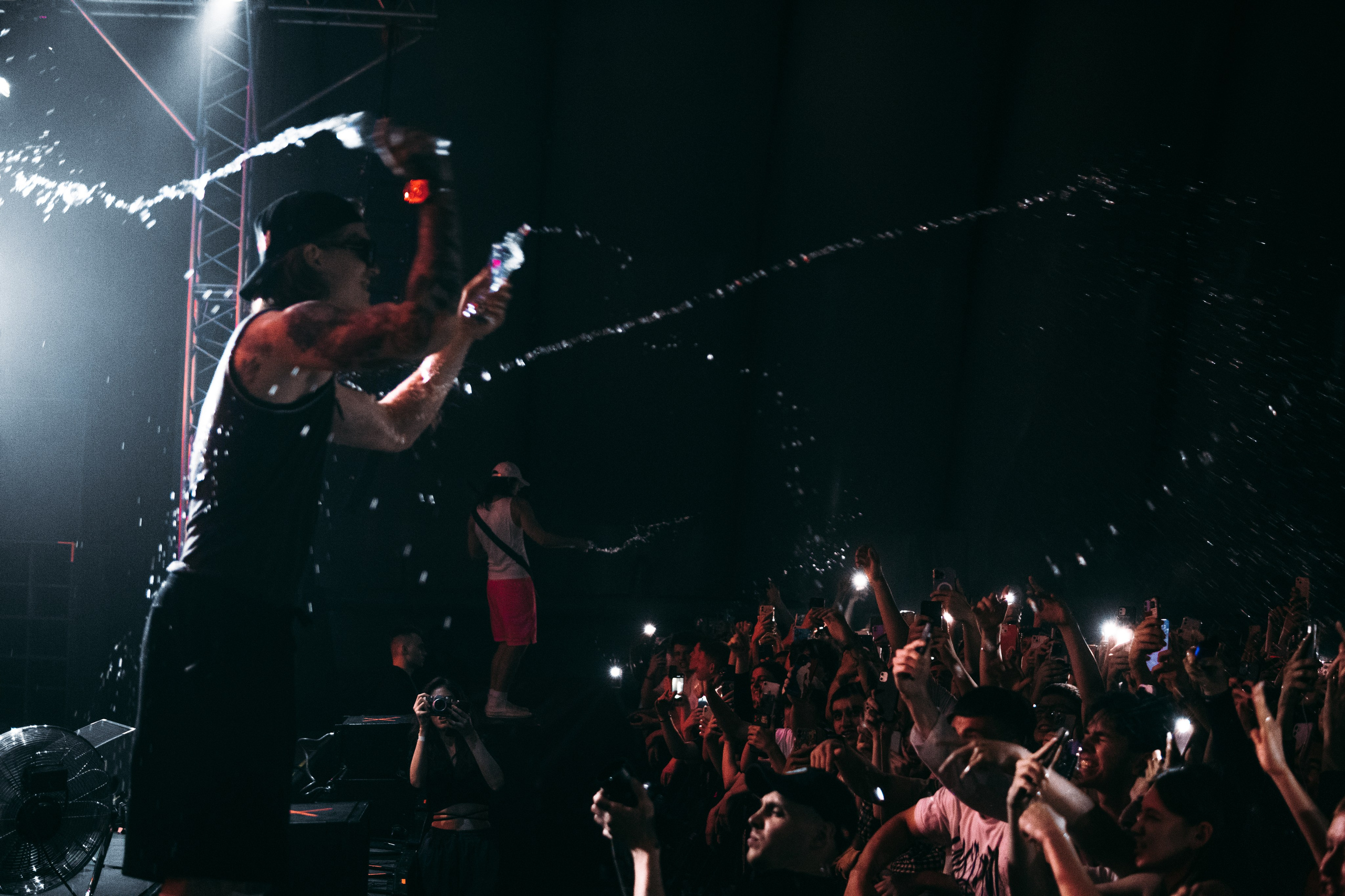 Концерт SODA LUV. Фотограф в Ростове-на-Дону Игорь Апасеев