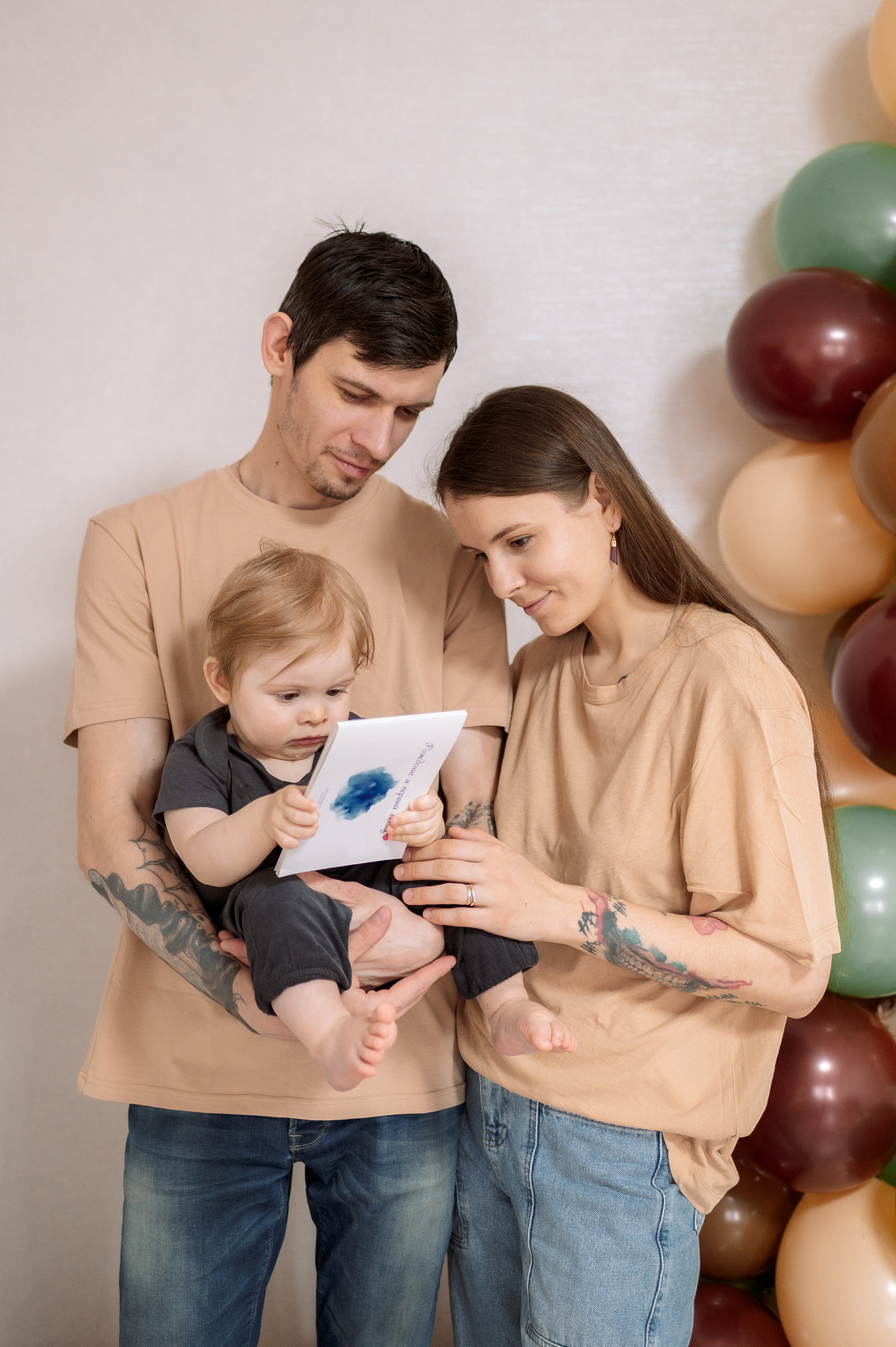 Семейная фотосессия на годик Владислава. Фотограф в Москве и Московской области Таня Яблочкина