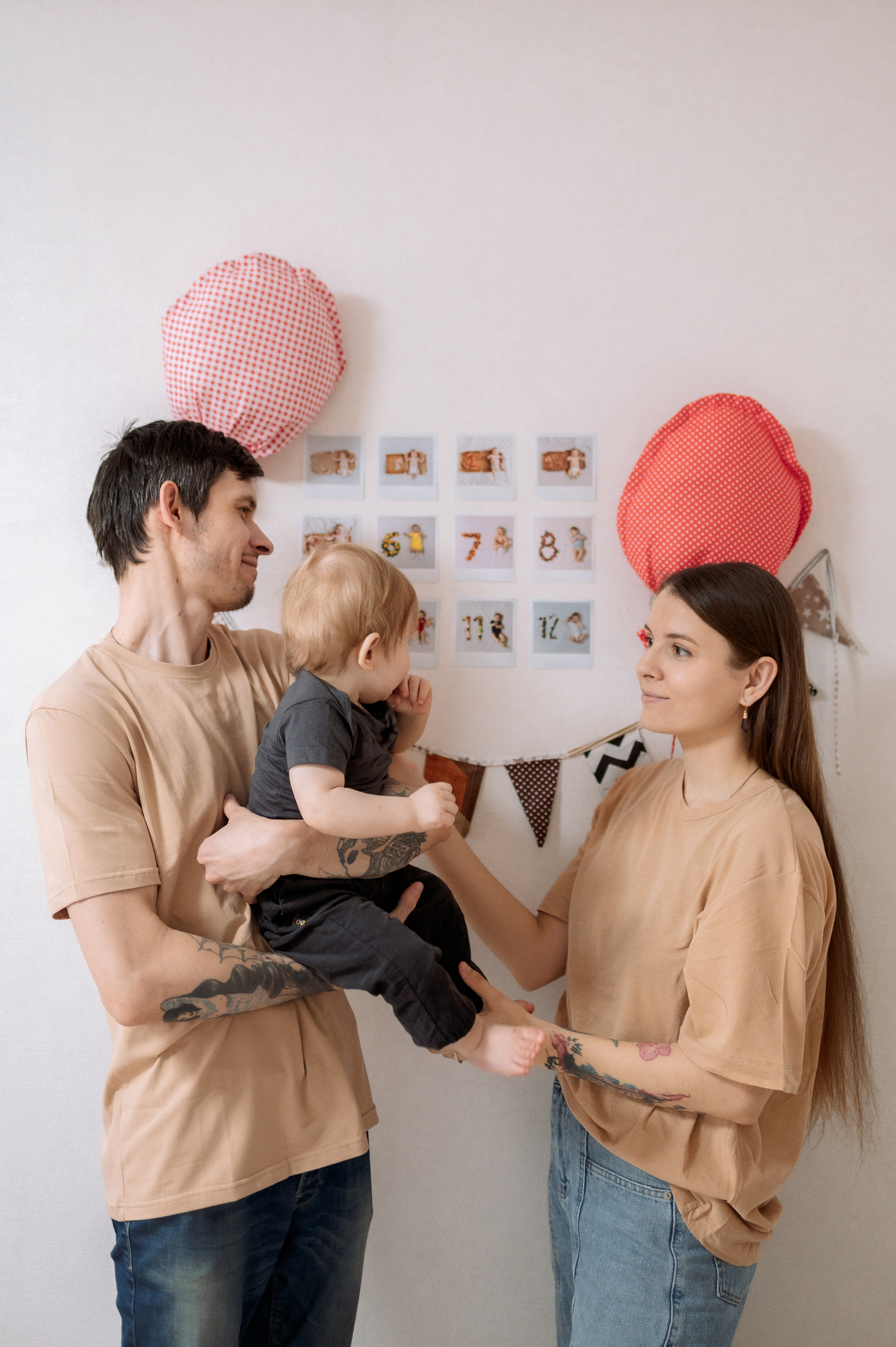 Семейная фотосессия на годик Владислава. Фотограф в Москве и Московской области Таня Яблочкина