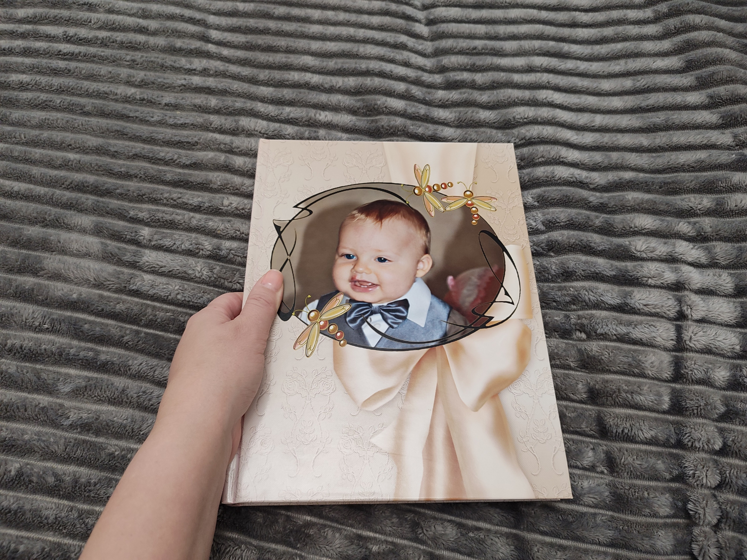 Книги ПРЕМИУМ (матовые плотные страницы; форматы — 20×20, 21×30, 30×20, 25×25, 30×30 -от 10 до 30 разв-ов. Фотограф Алина Лебедь