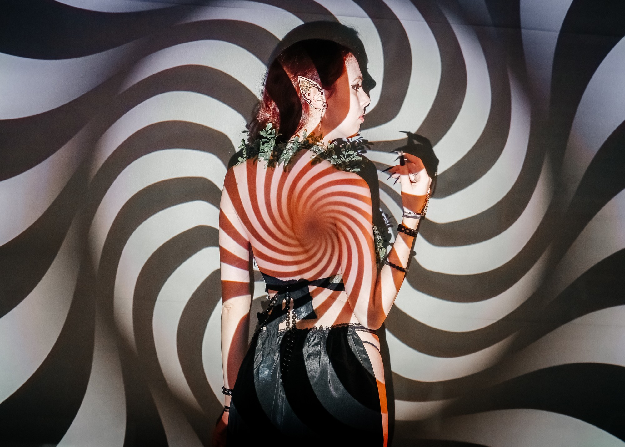 С проектором. Фотограф