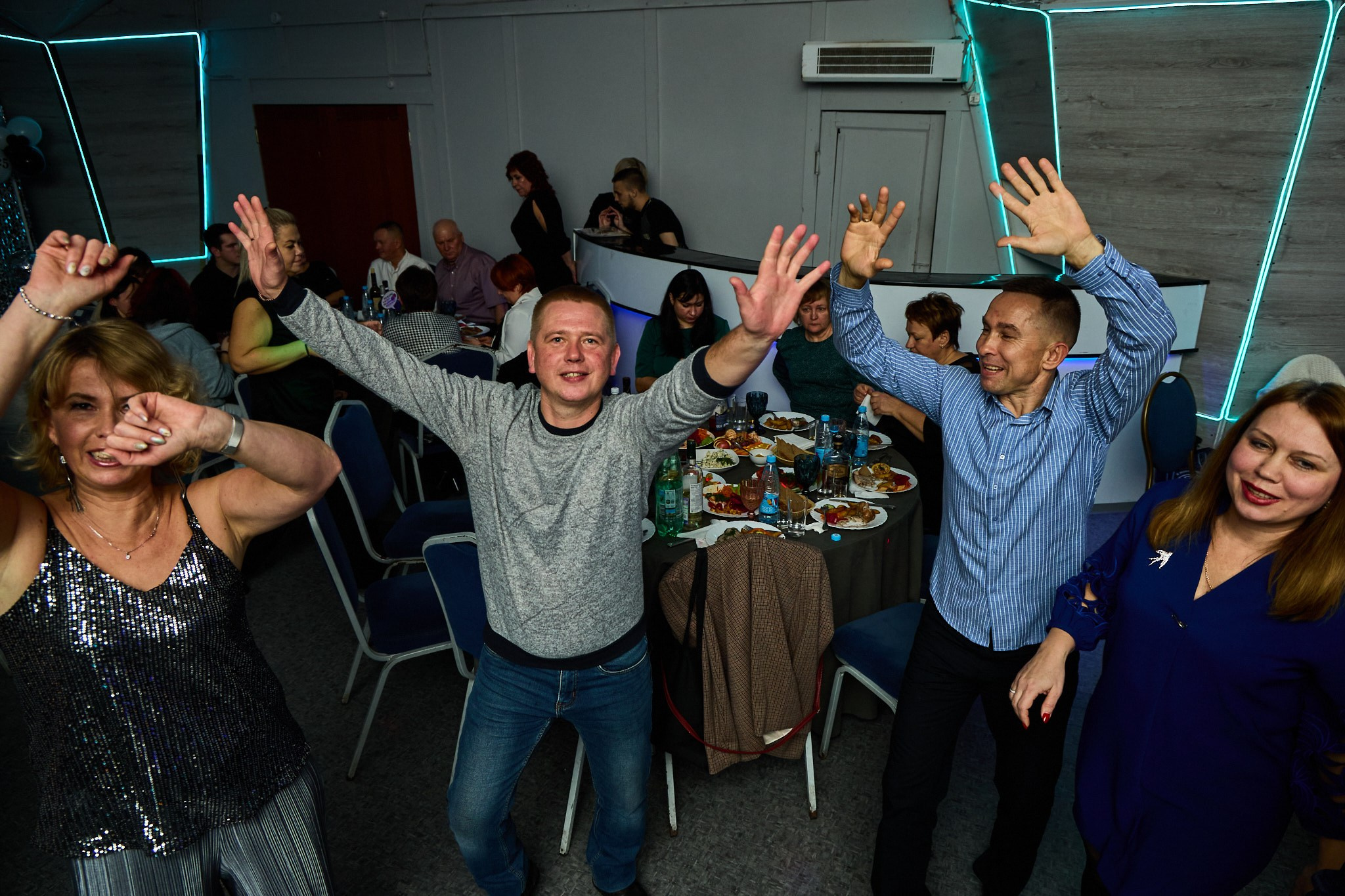 Предновогодняя вечеринка. Свадебный и семейный фотограф в г. Волхов Алексей Кочерыжкин