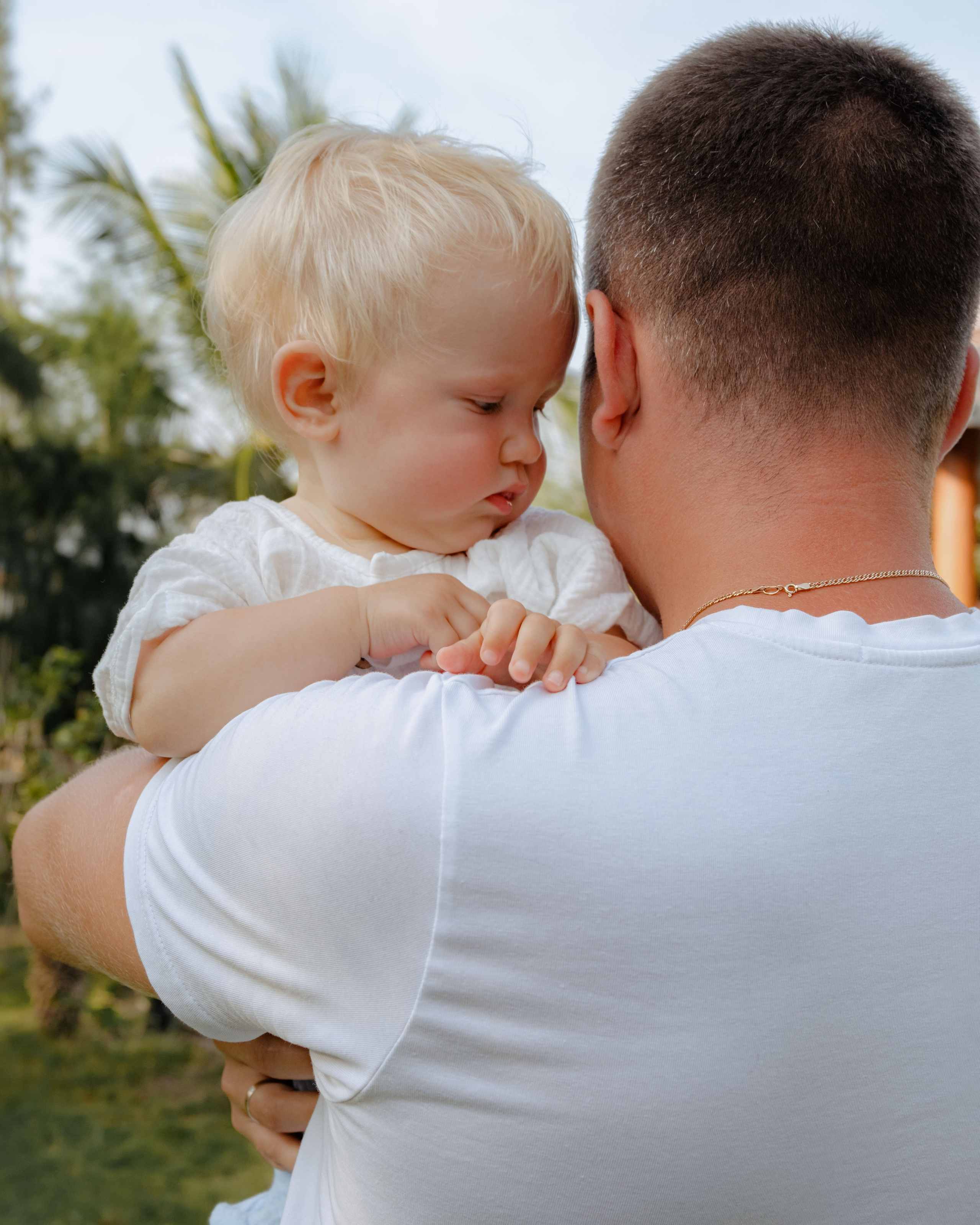 Mother and daughters. Portrait photographer Nha Trang | Julia Meshanina