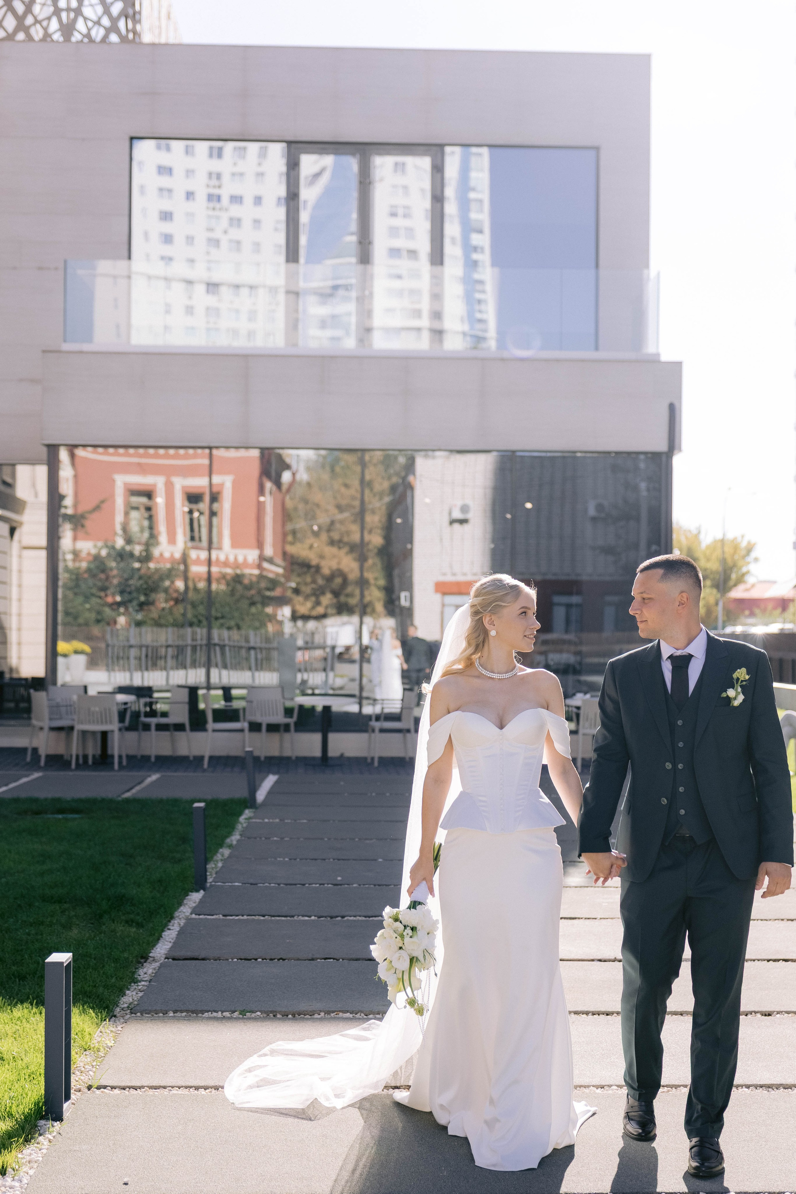 Ангелина, Ефим (прогулка после ЗАГСа). Фотограф в Волгограде Кристина Прохоренко