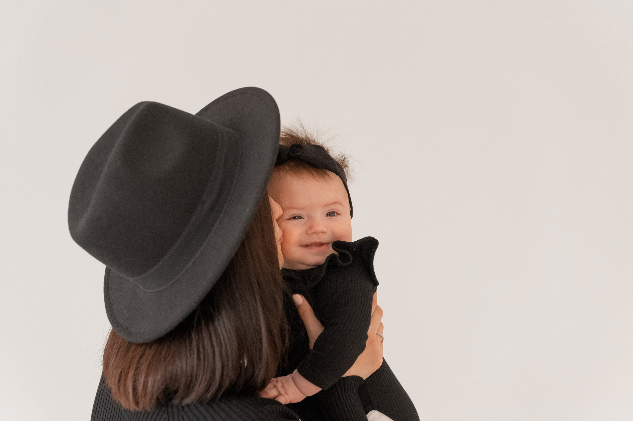 Яна Фарид и Аделина. Семейный и женский фотограф, контент фотосессия в Екатеринбурге