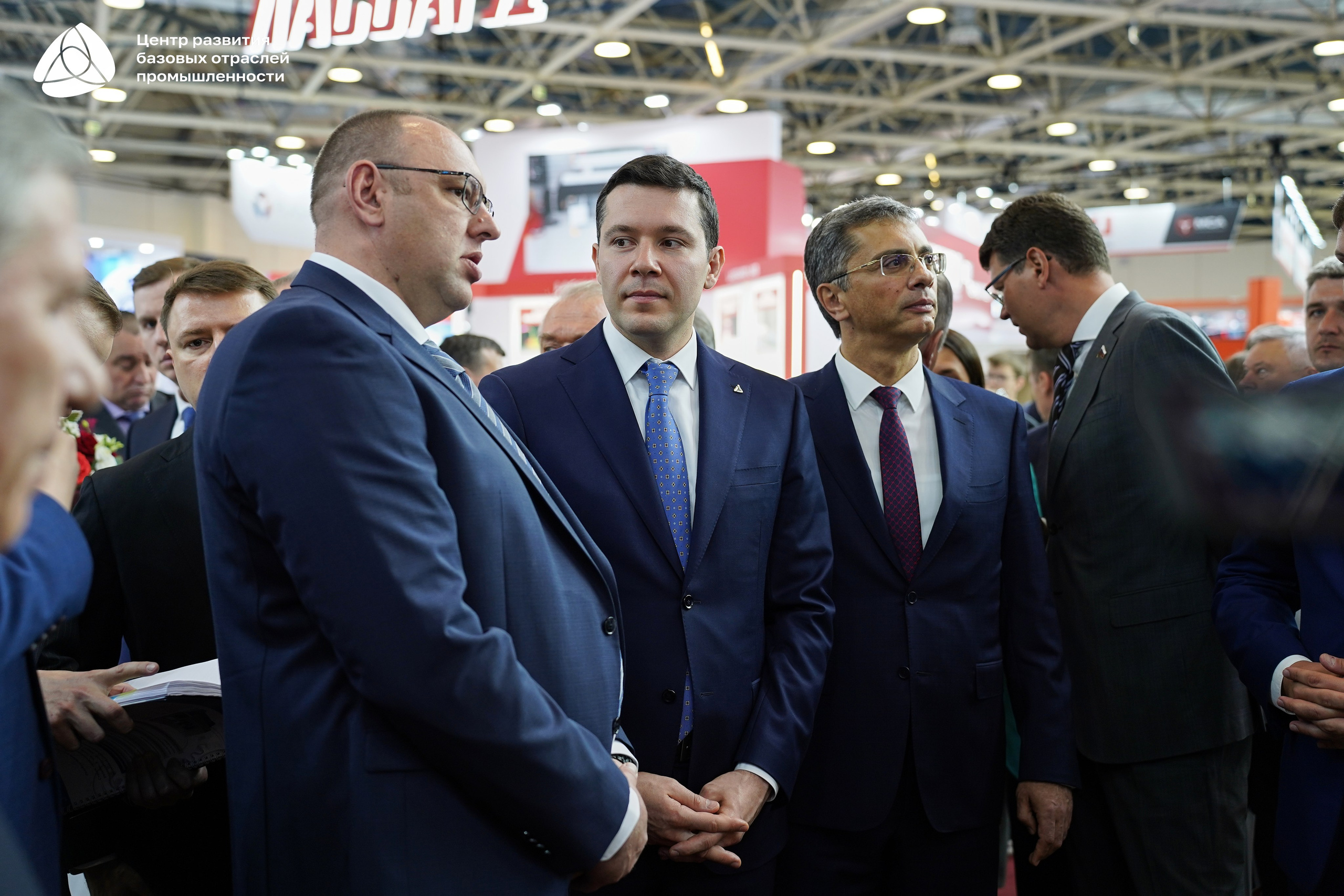 ЭКСПОЦЕНТР Алиханов. Фотограф