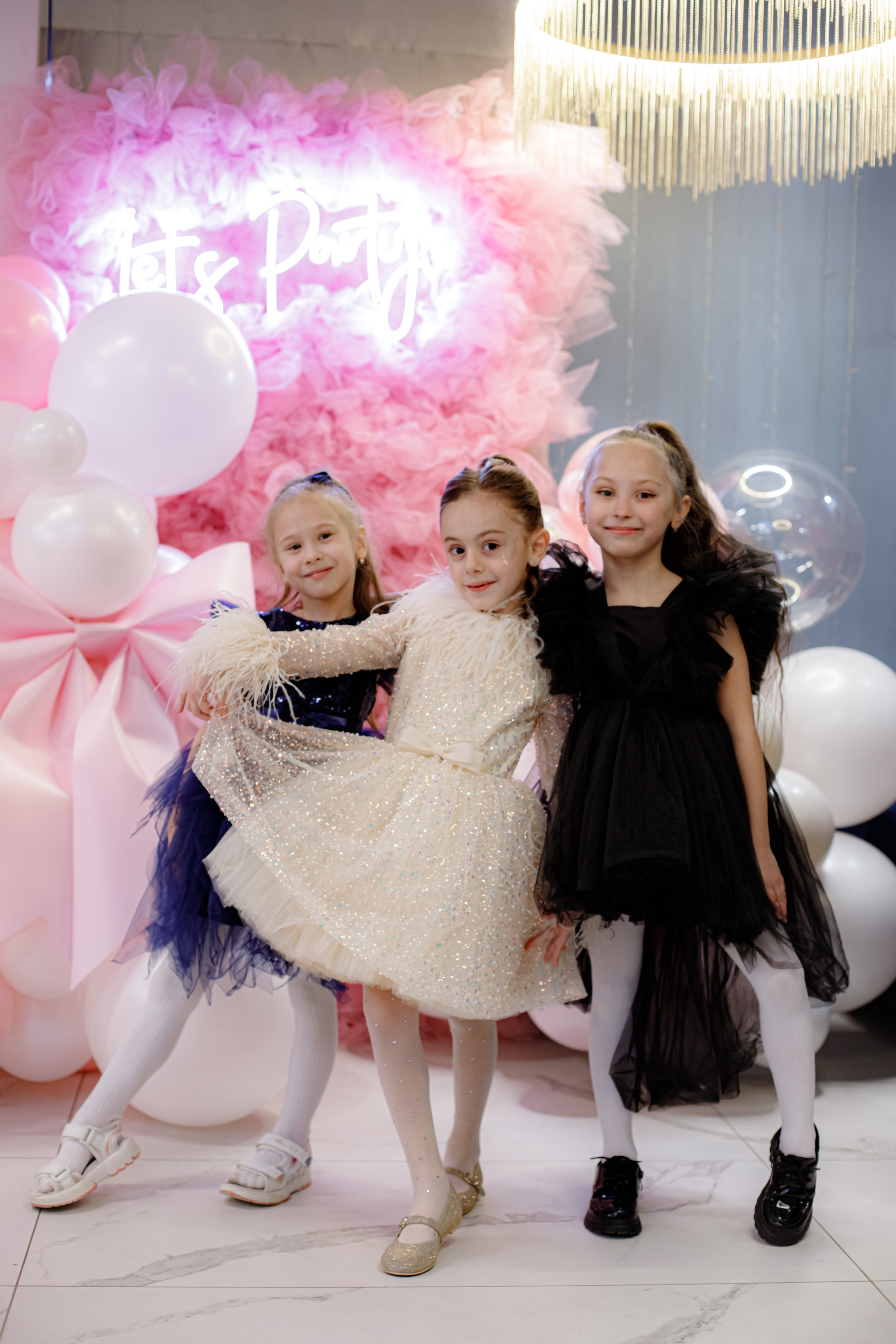 ASIA'S BIRTHDAY PARTY. Photokarish