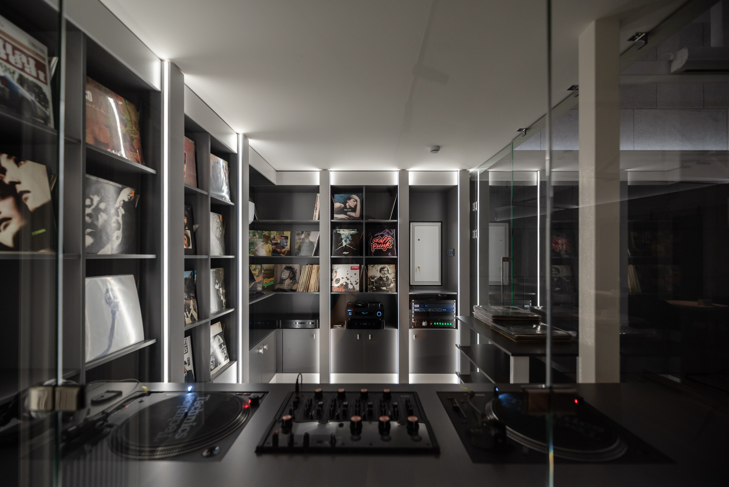 У КЛУБА | 2026. Архитектурный фотограф и 3D-художник Антон Мельников