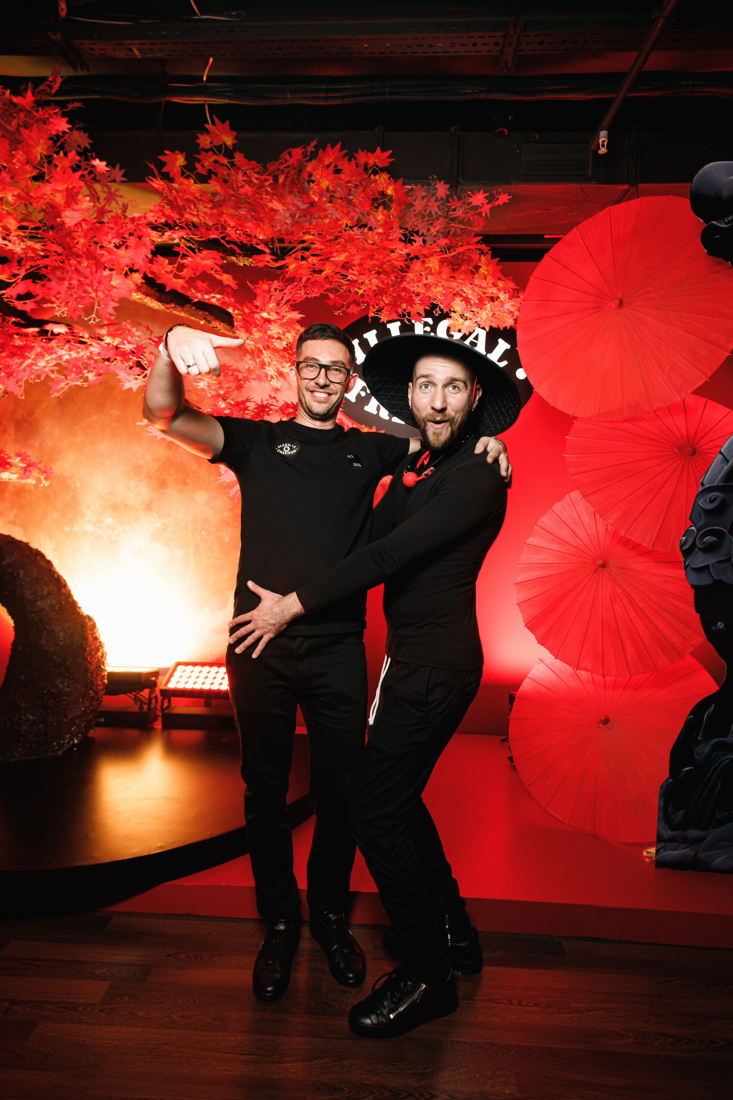 ILLEGAL FRIENDS | ASIA. СВОИ. ФОТООТЧЕТЫ-СОБЫТИЯ-МЕСТА