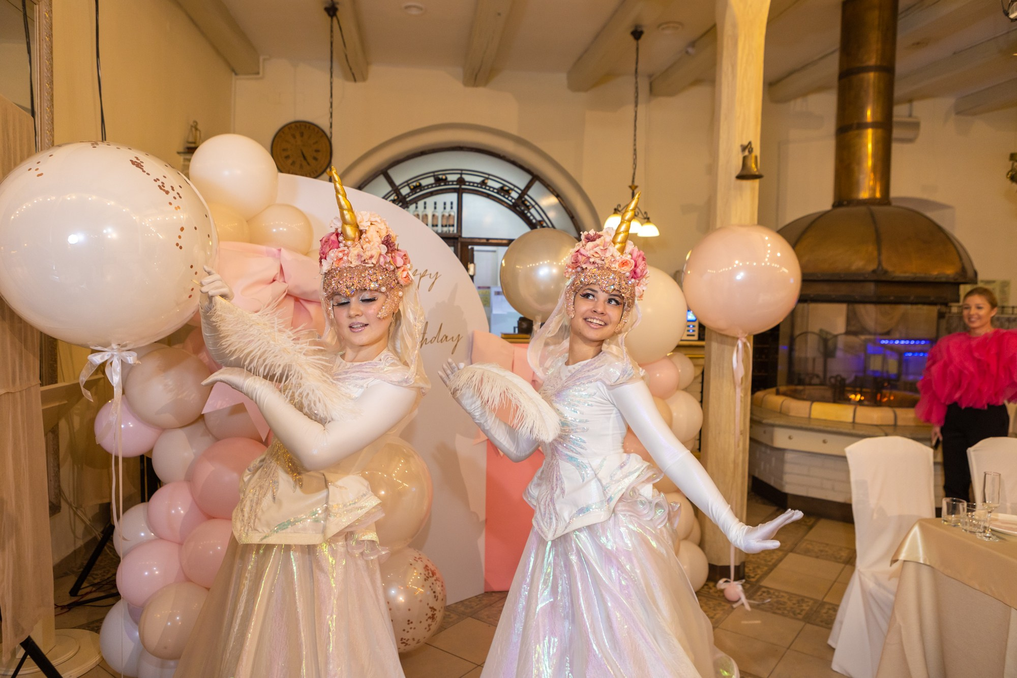 День Рождения Софьи и Лизы в ресторане «Ностальгия». Фотограф в Оренбурге. Профессиональный фотограф