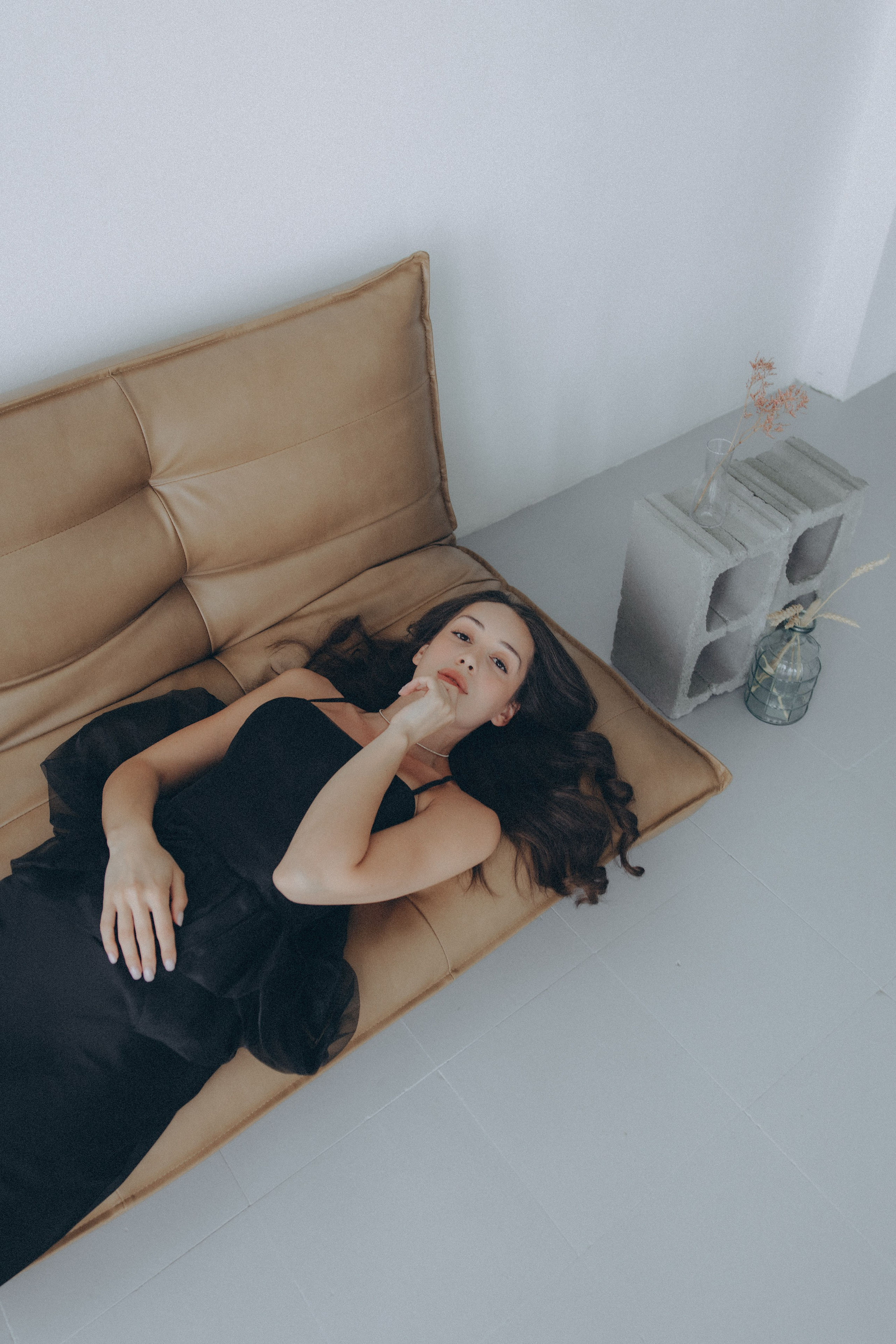 Minimalist woman’s portrait without heavy editing